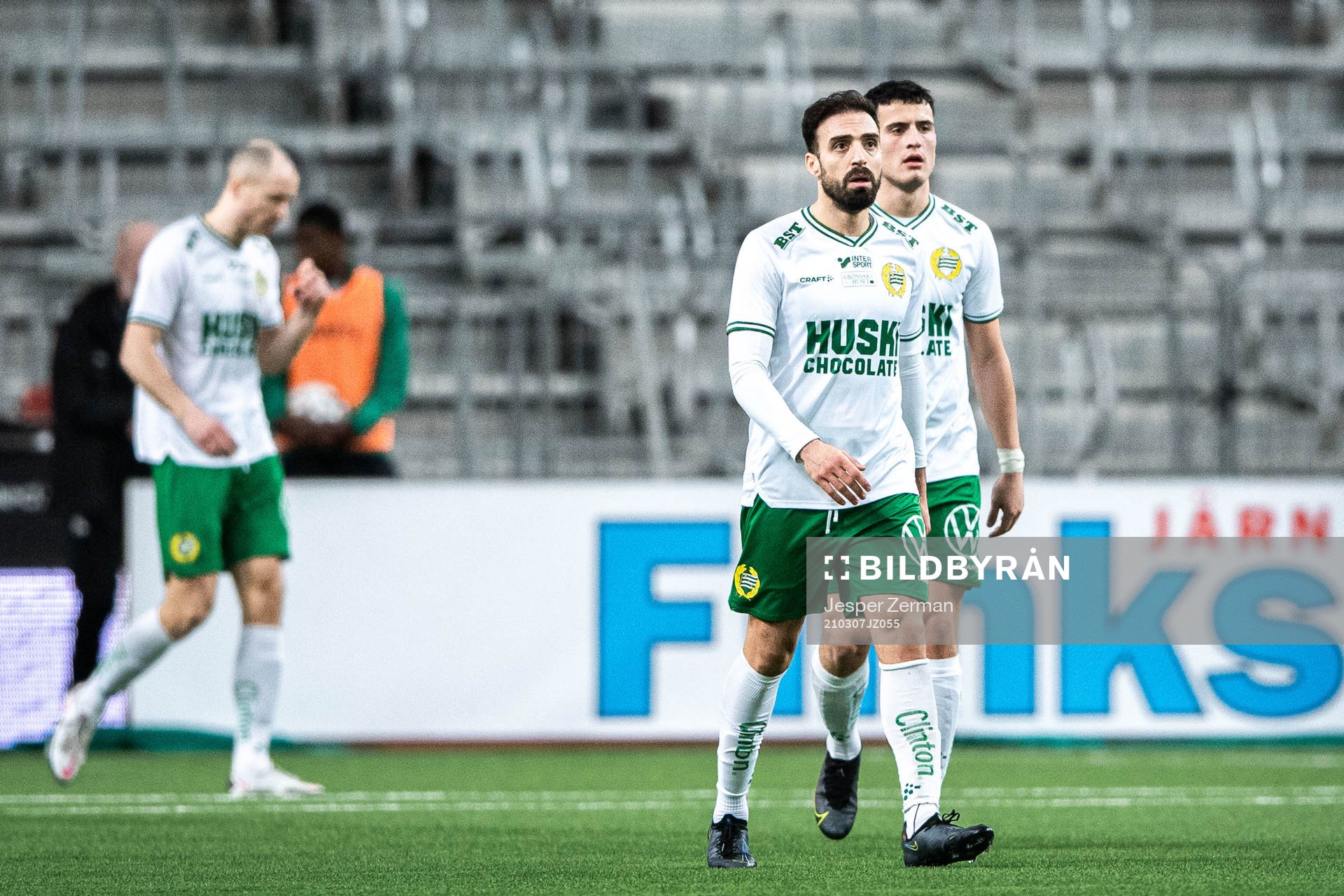 Hammarbys Abdul Khalili och Astrit Selmani  deppar