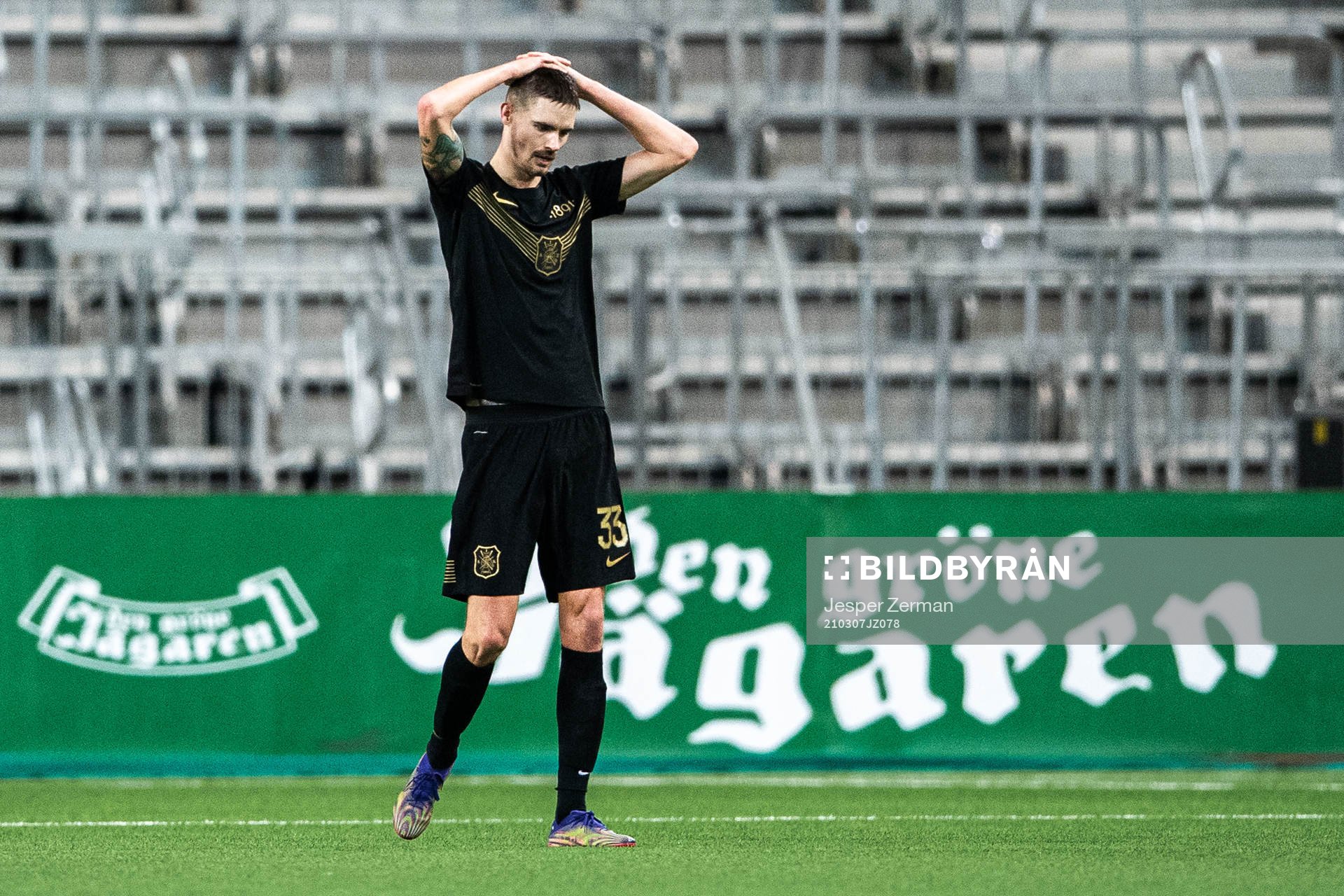 s Mikael Lustig deppar