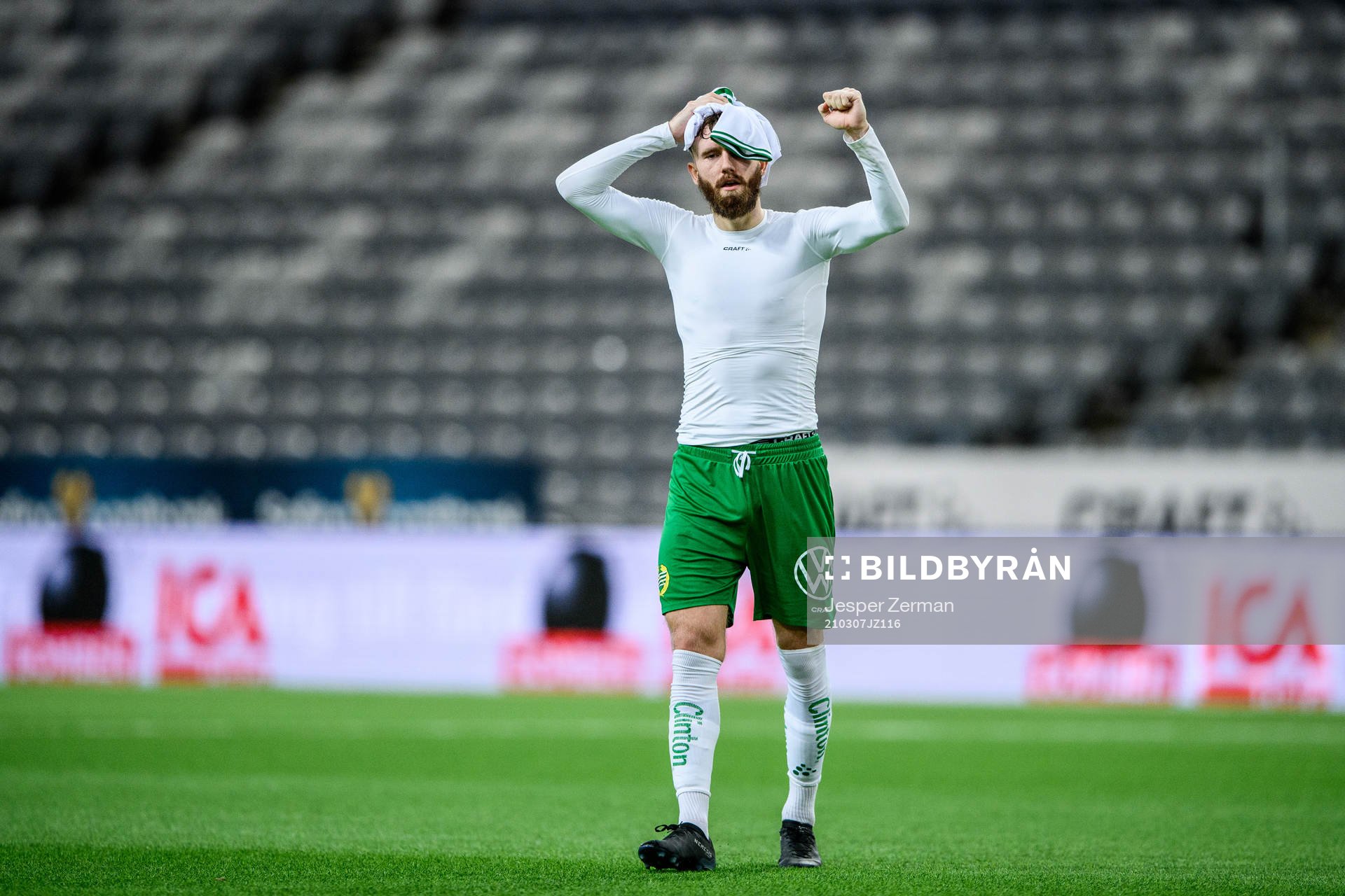 Hammarbys Simon Sandberg jublar efter fotbollsmatchen i Svenska Cupen mellan Hammarby och AIK den 7 mars 2021 i Stockholm. 