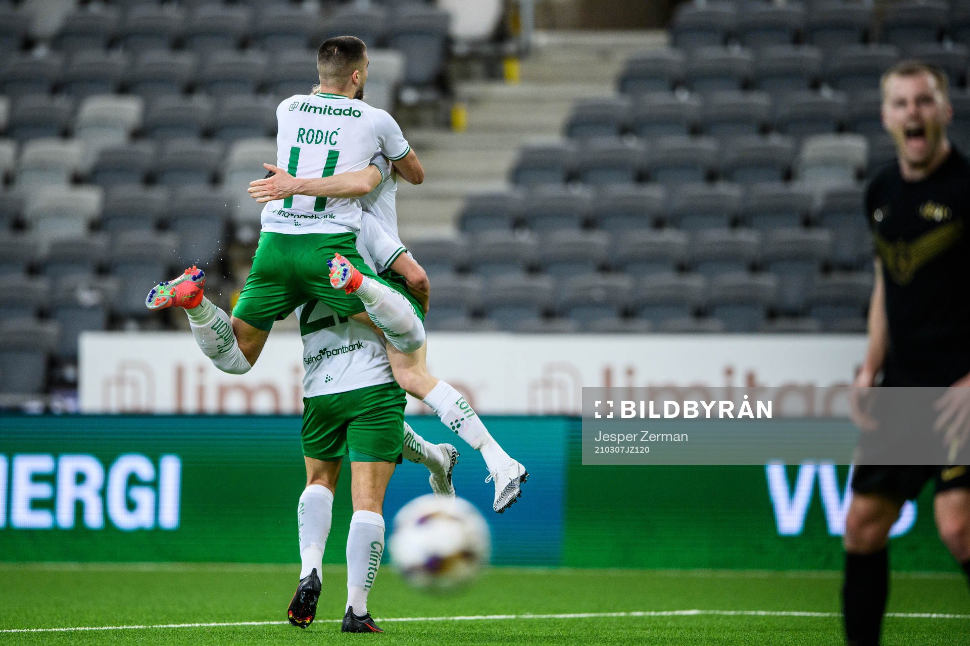 Hammarbys Gustav Ludwigson jublar