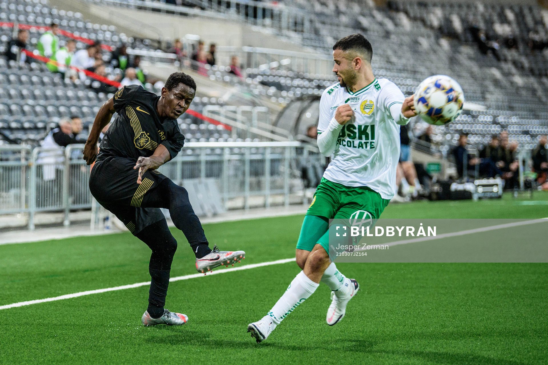 s Erick Otieno och Hammarbys Mohanad Jeahze