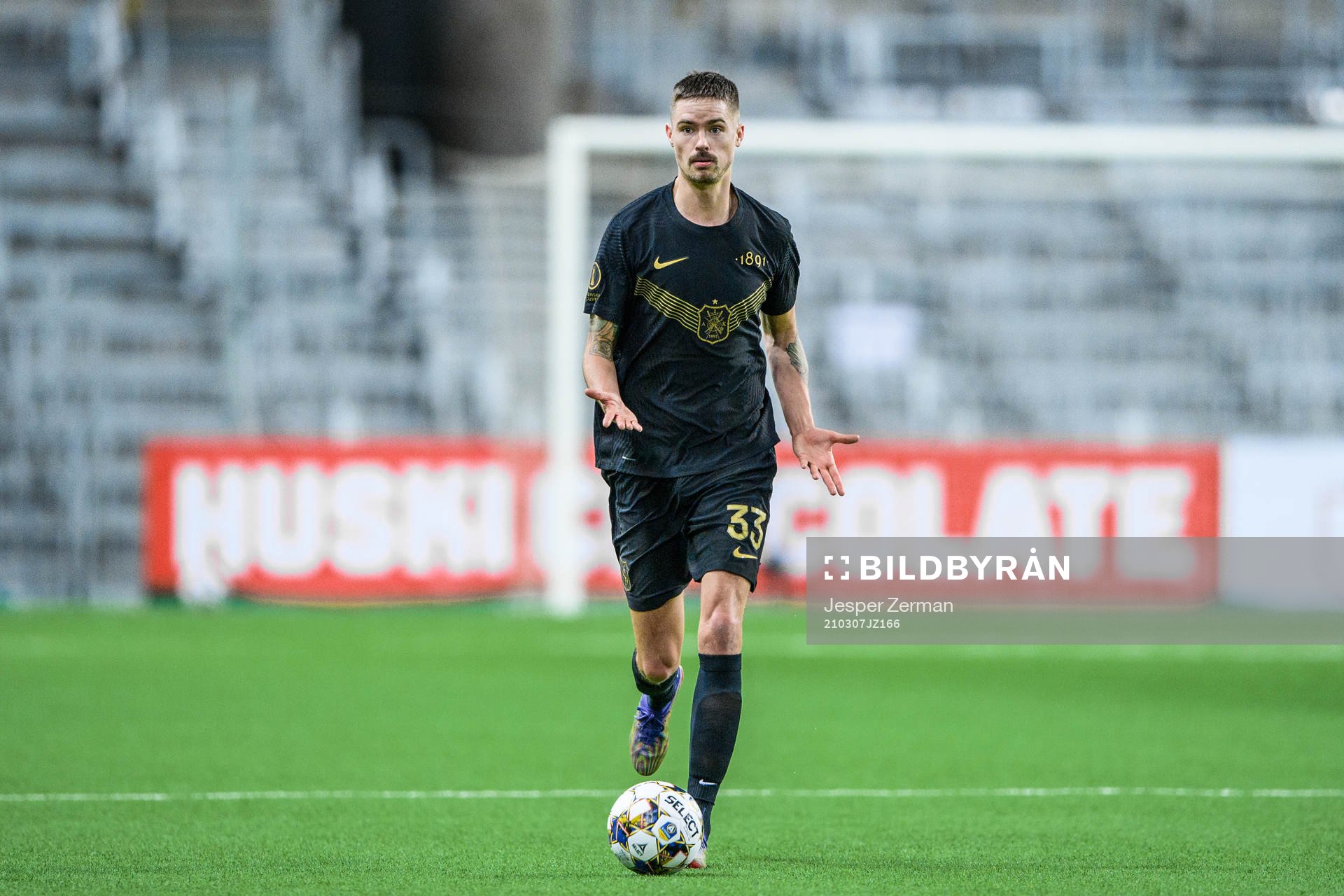 s Mikael Lustig