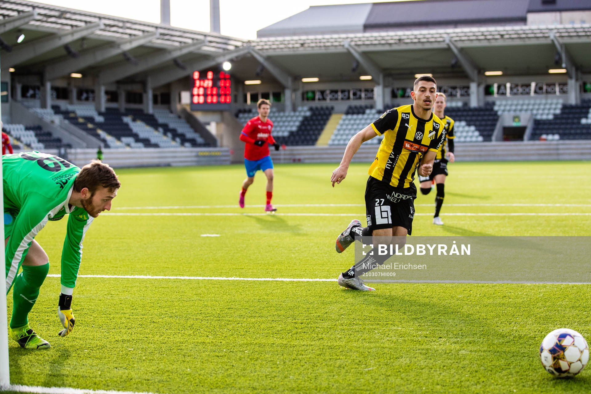 Helsingborgs målvakt Alexander Nilsson och Häckens