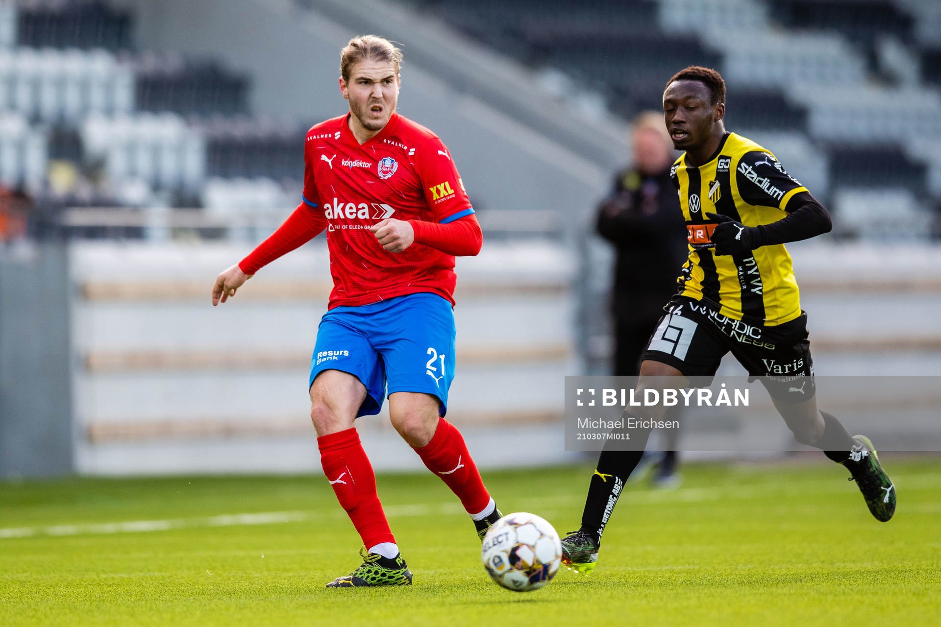 Helsingborgs Charlie Weberg och Häckens Benie Adama Traore
