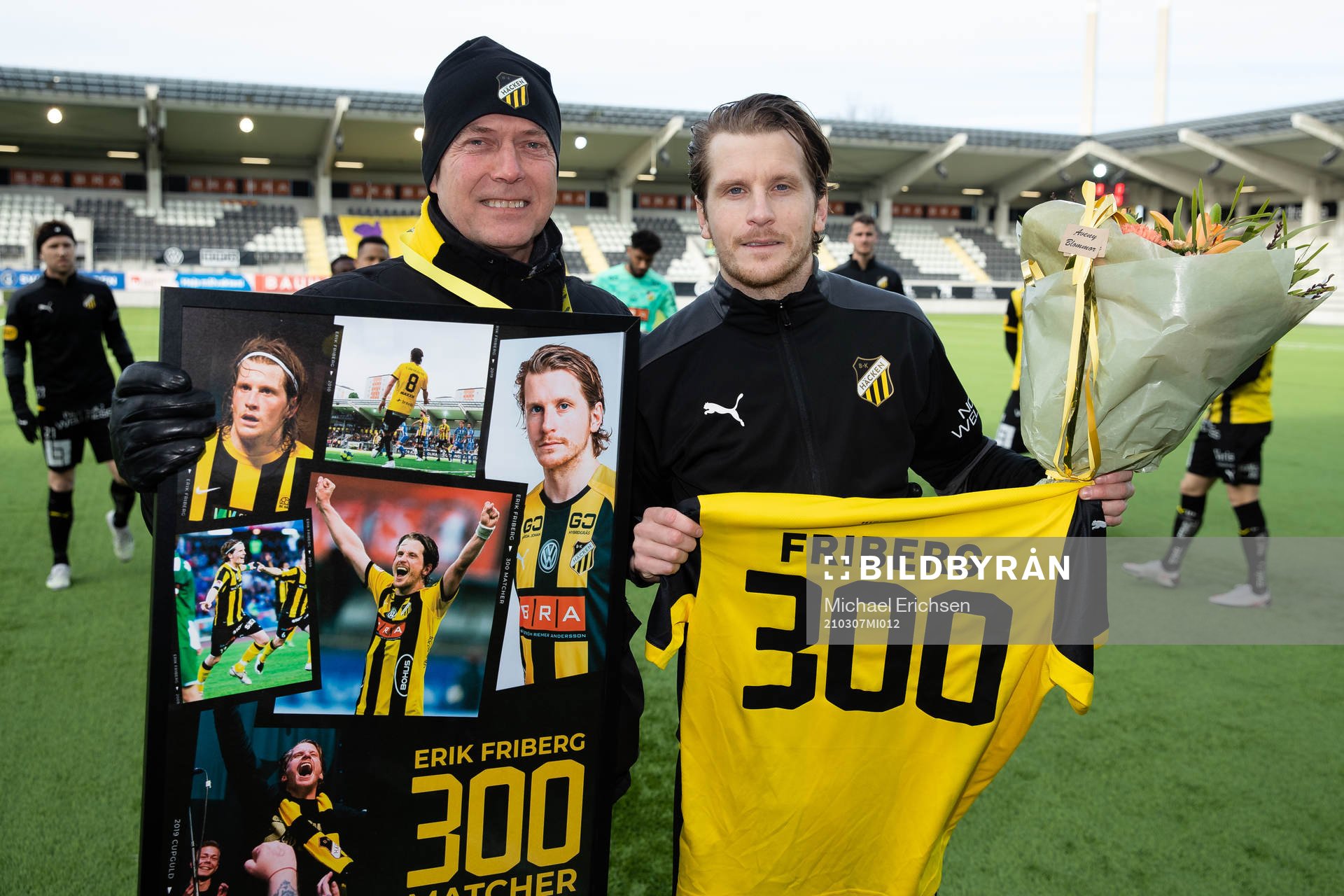 Häckens tidigare sportchef Sonny Karlsson uppvaktar Erik