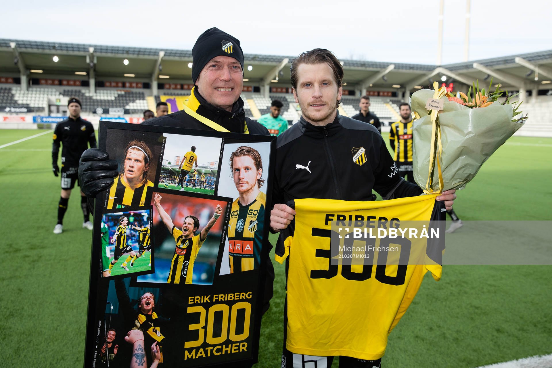 Häckens tidigare sportchef Sonny Karlsson uppvaktar Erik