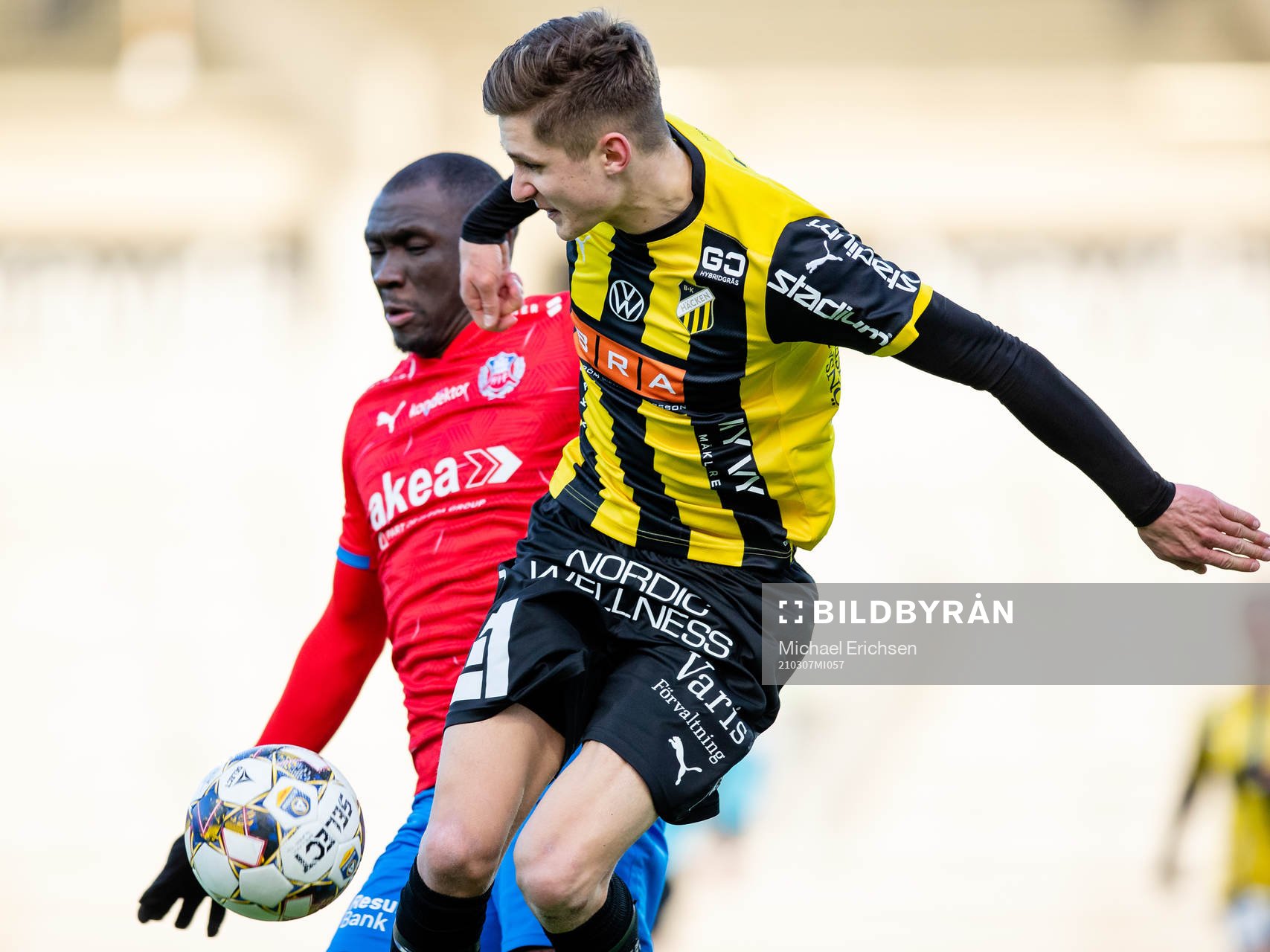 Helsingborgs Ravy Tsouka-Dozi och Häckens Leo Bengtsson