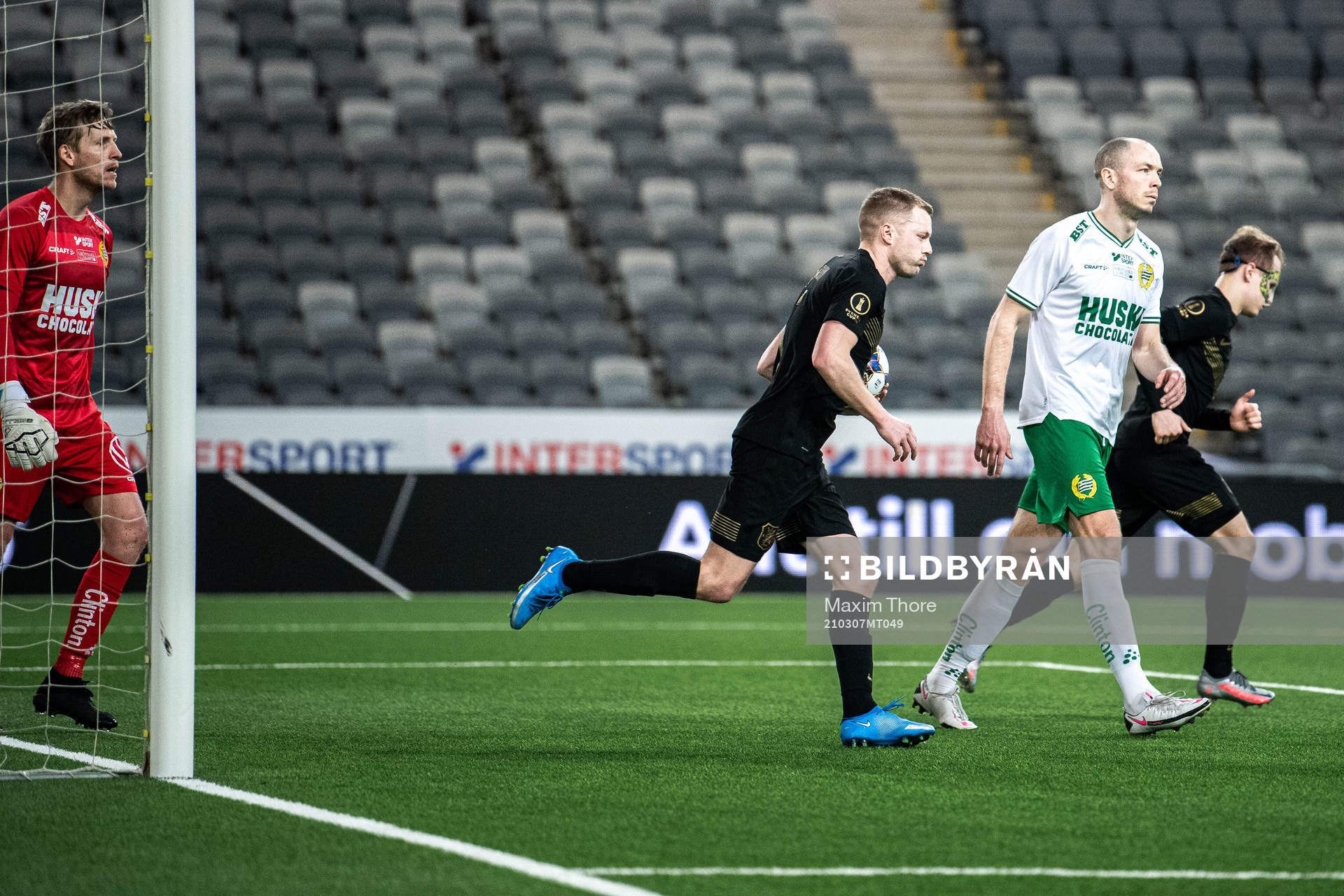 s Sebastian Larsson jublar