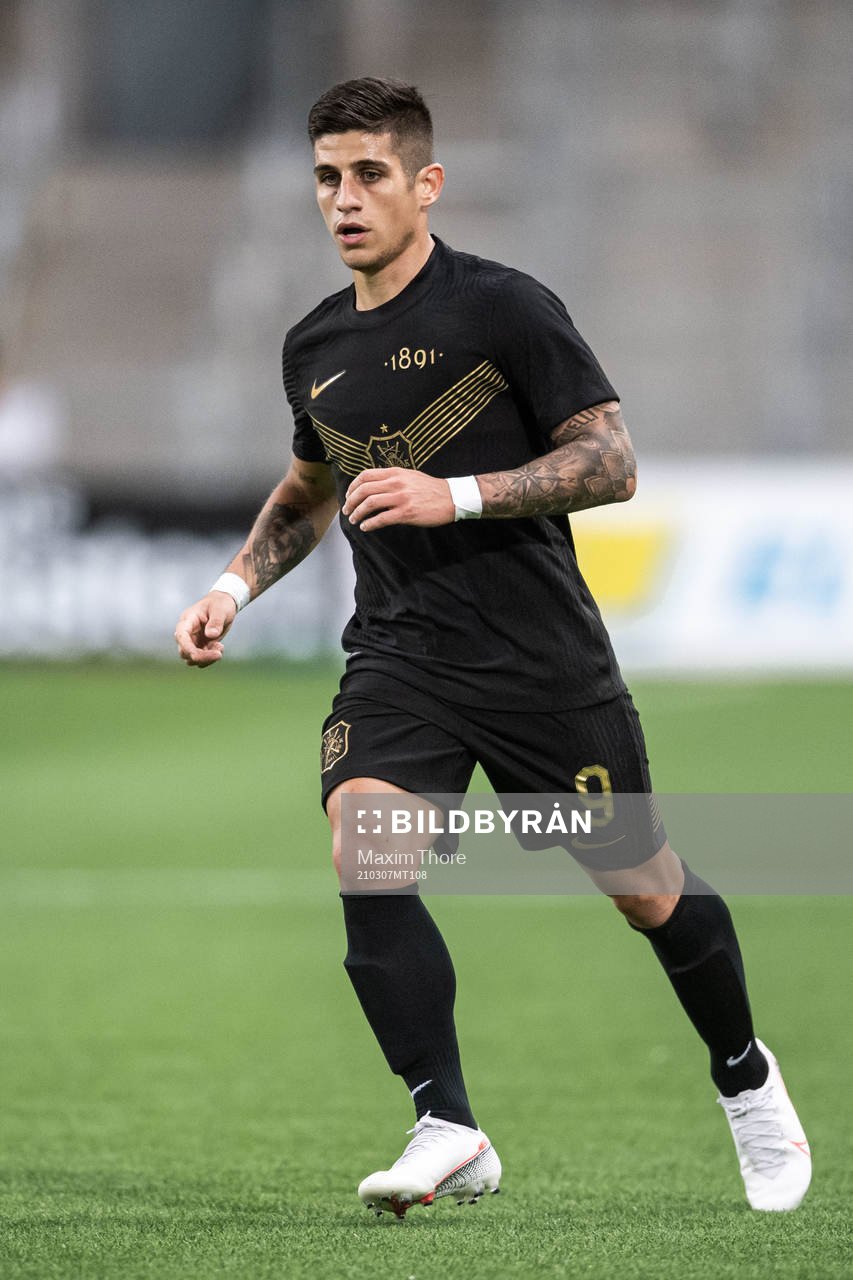 s Nicolas Stefanelli