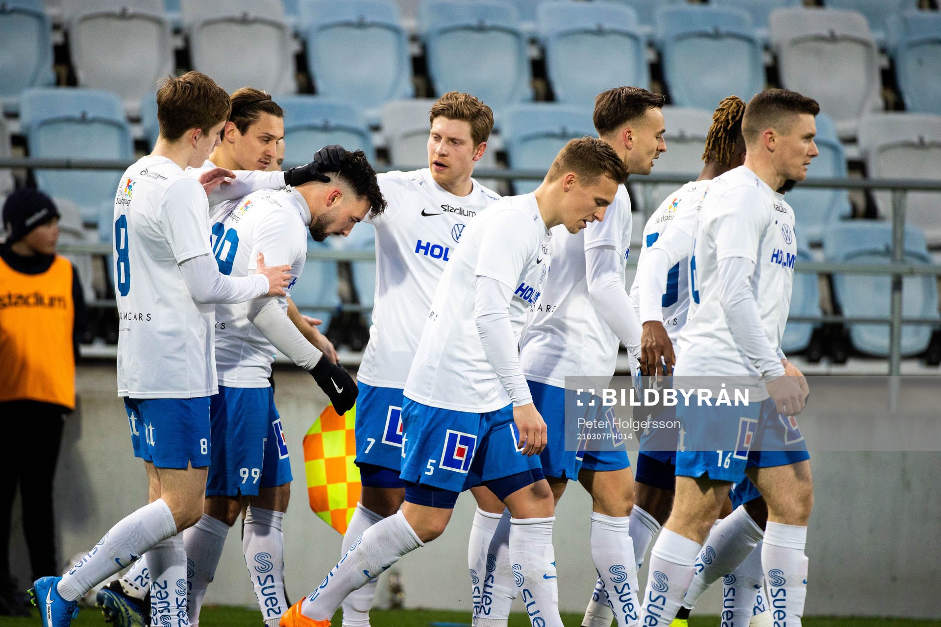 IFK Norrköpings Sead Haksabanovic jublar med lagkamrater