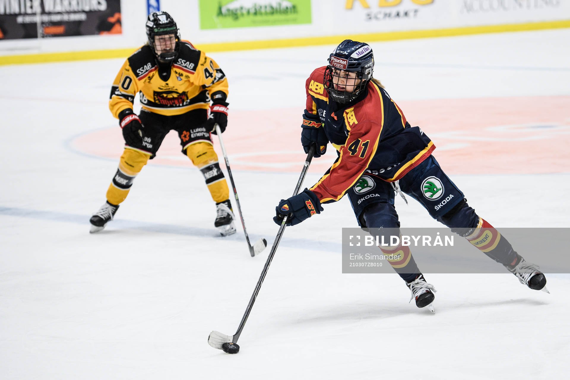 Djurgårdens Sofie Lundin och Luleås Noora Tulus