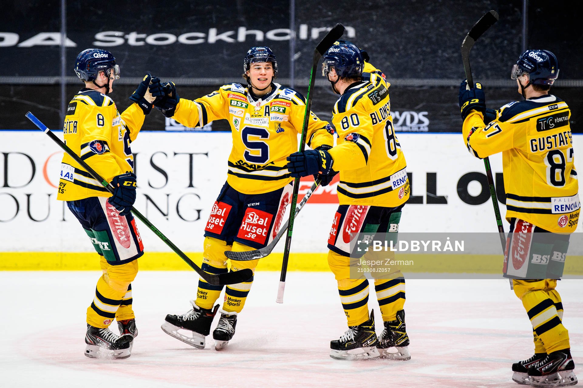 Södertäljes Måns Lindbäck jublar