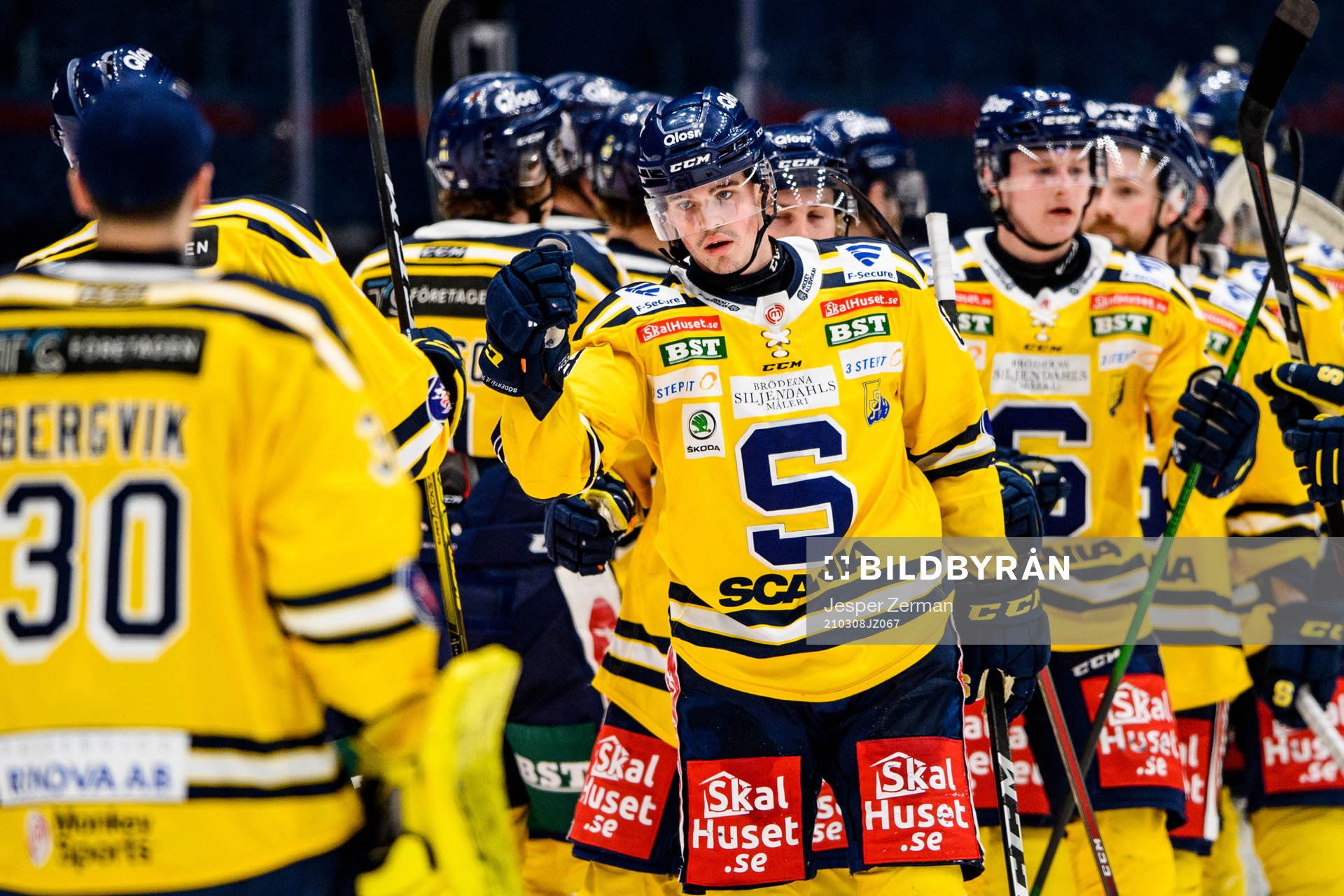 Södertäljes Axel Andersson jublar