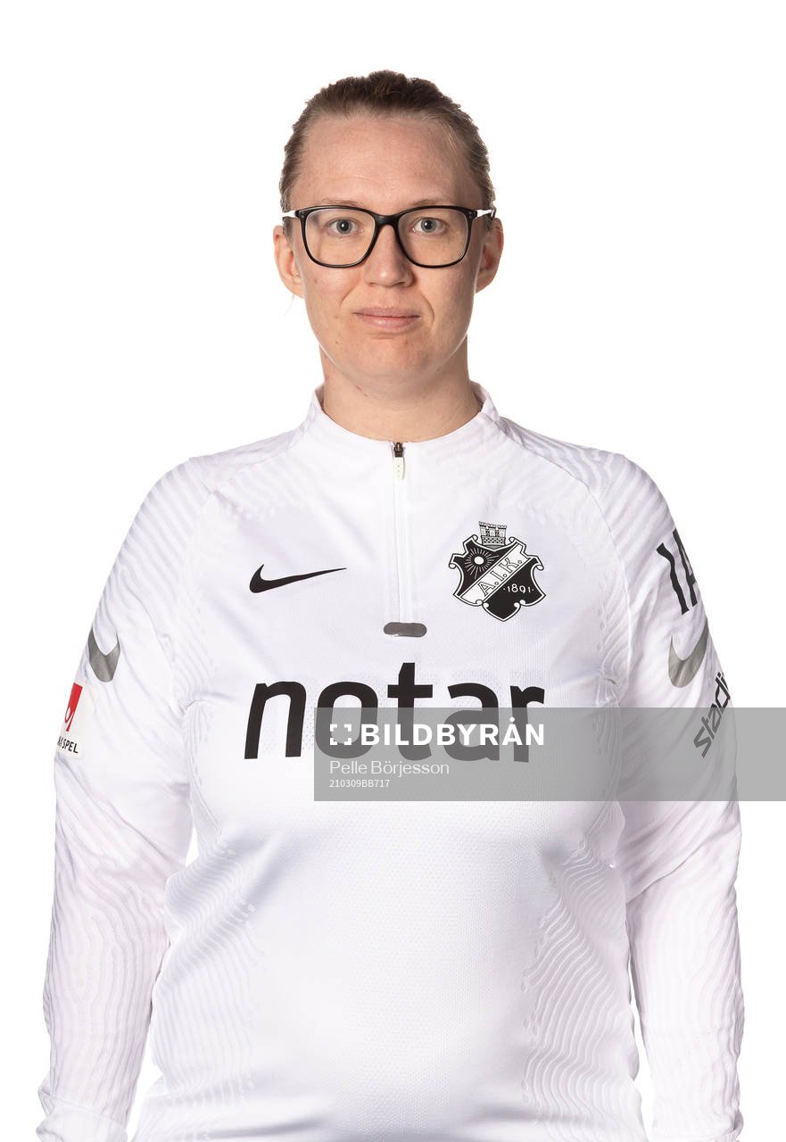 AIK:s lagledare Ida Ahlberg poserar för ett porträtt den 9 mars 2021 i Stockholm.