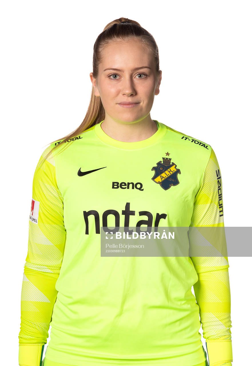 AIK:s målvakt Milla-Maj Majasaari poserar för ett porträtt den 9 mars 2021 i Stockholm.