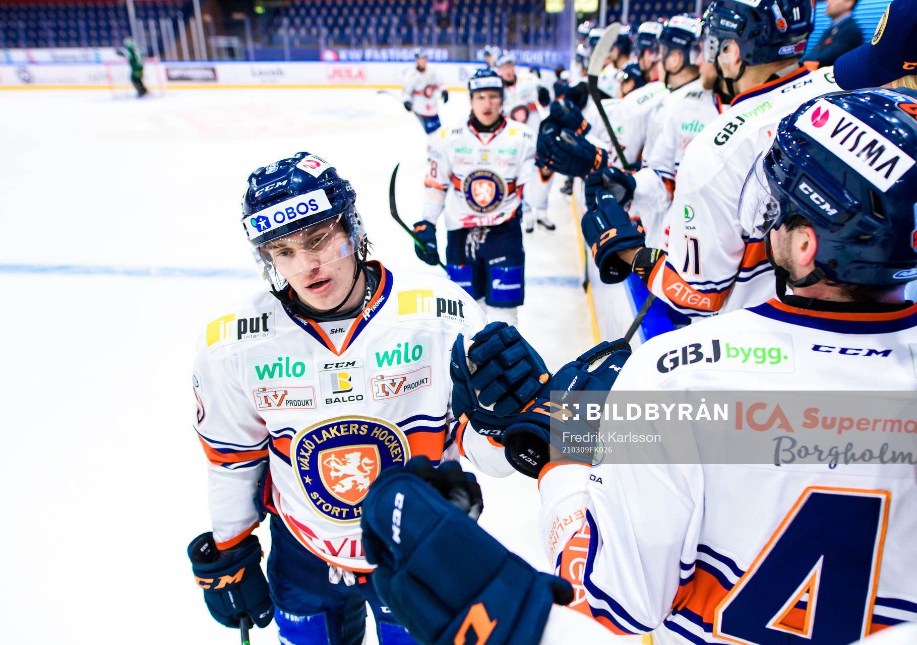 Växjös Pontus Holmberg jublar med lagkamrater