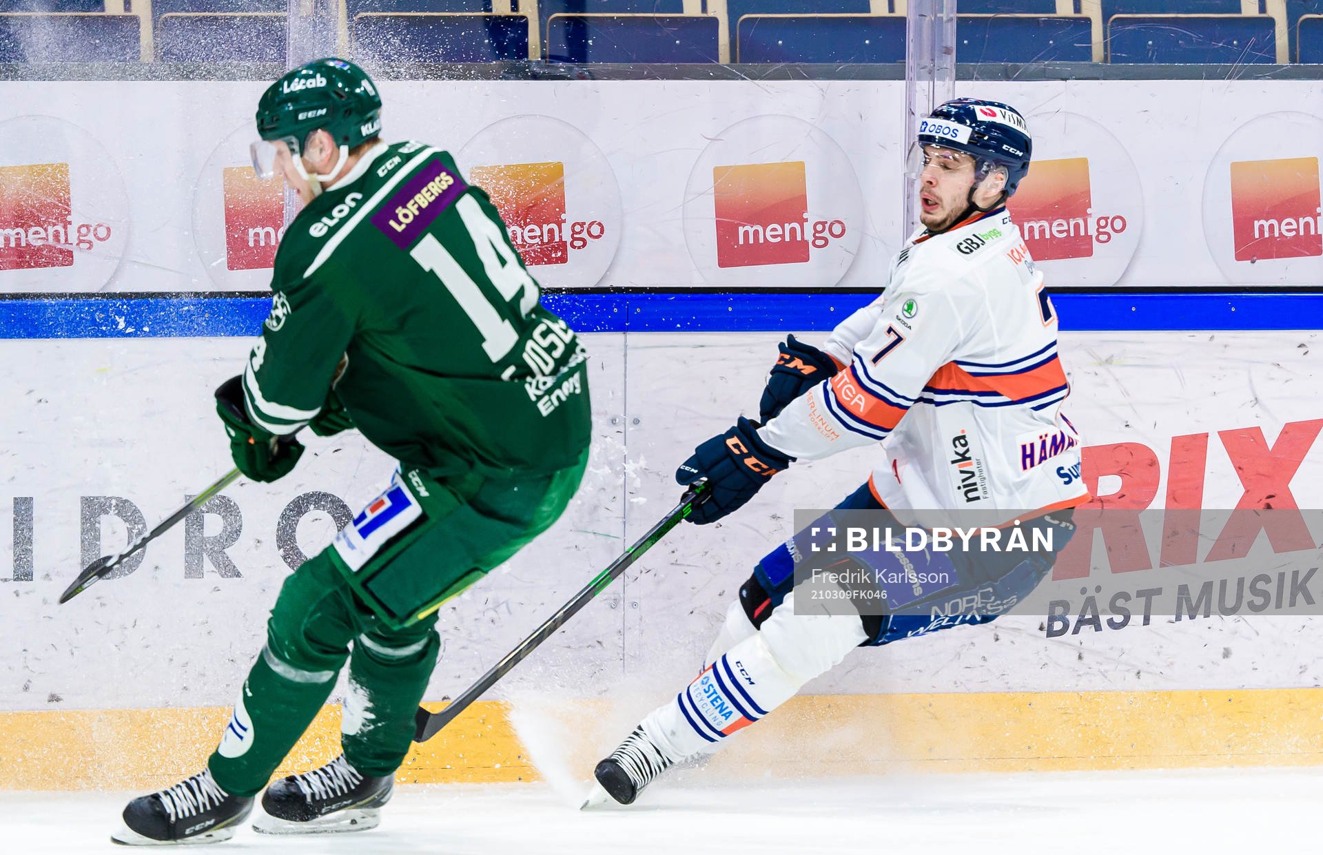 Färjestads Victor Ejdsell och Växjös Hardy Häman Aktell