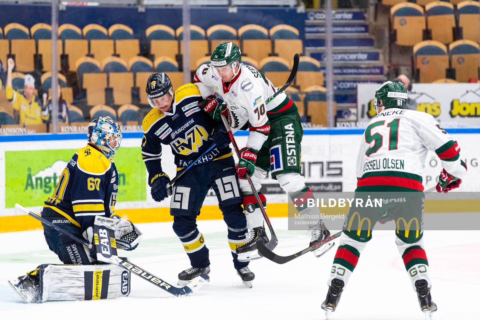 s målvakt Hugo Alnefelt, Emil Johansson och Frölundas