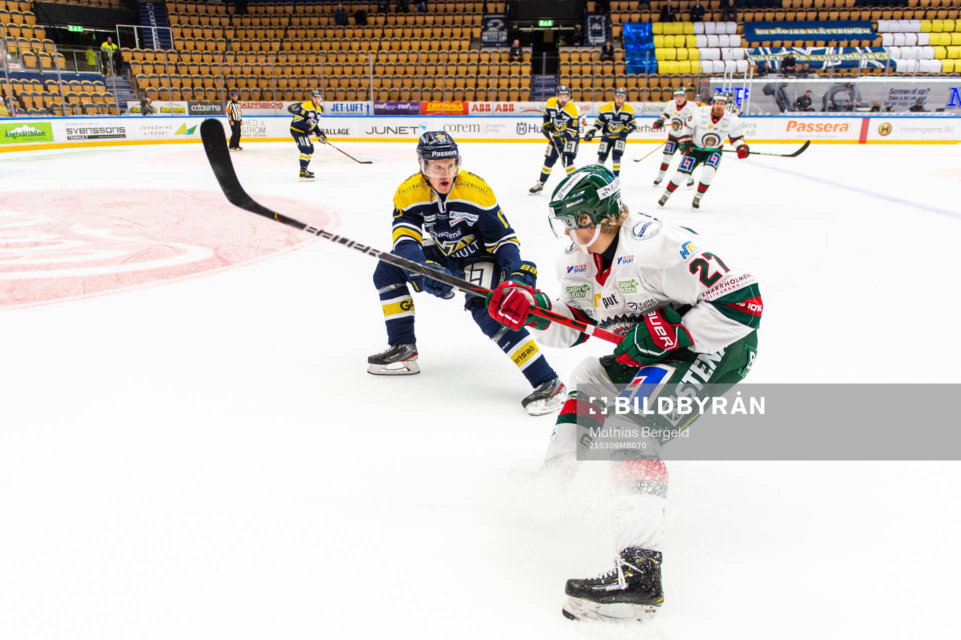 s Emil Johansson och Frölundas Theodor Niederbach