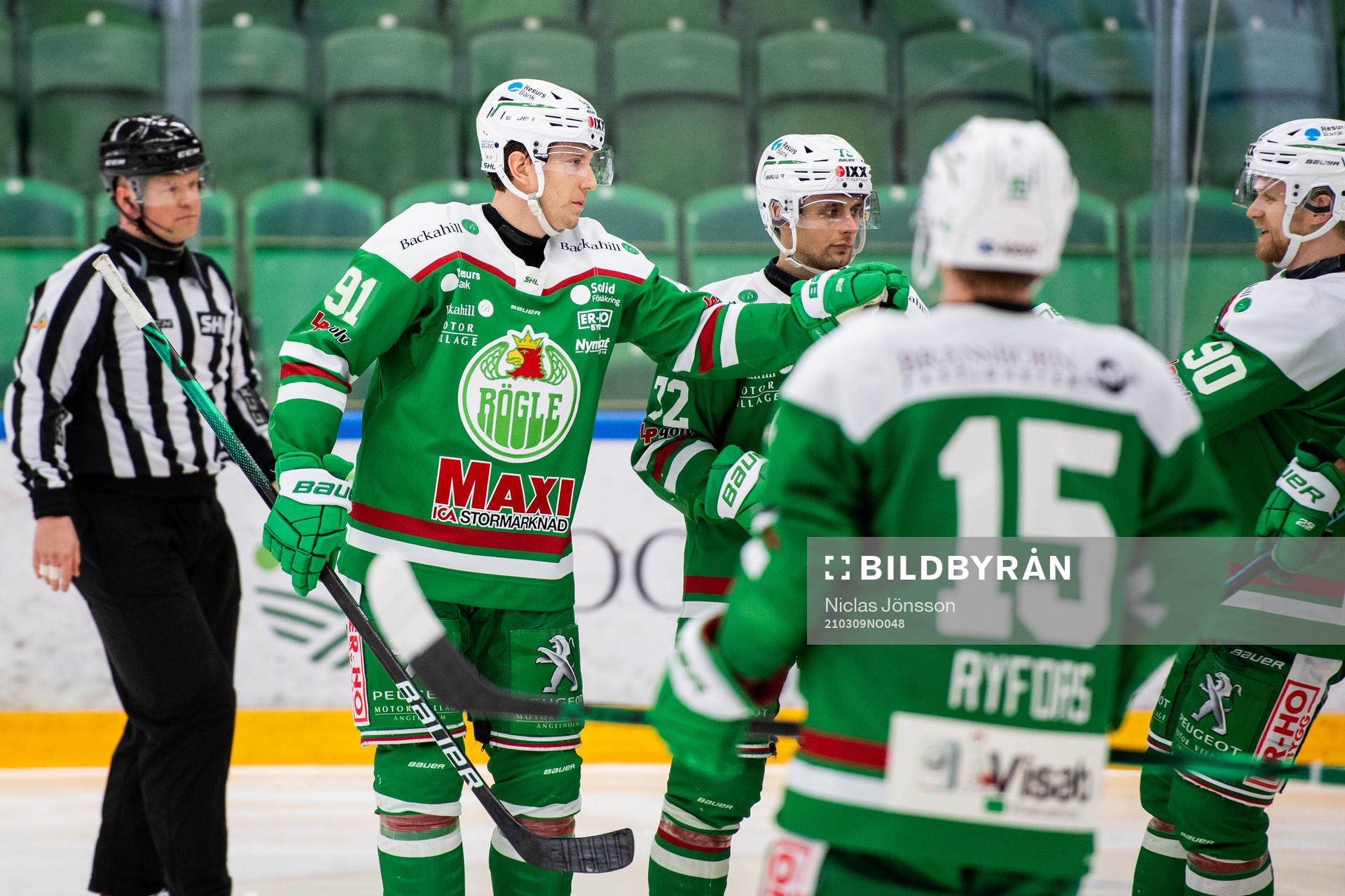 Rögles Adam Tambellini jublar