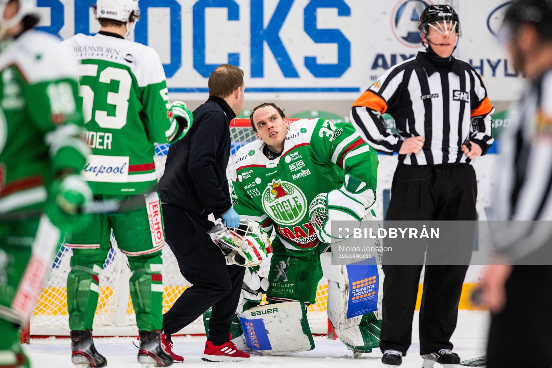Rögles målvakt Johan Gustafsson har ont