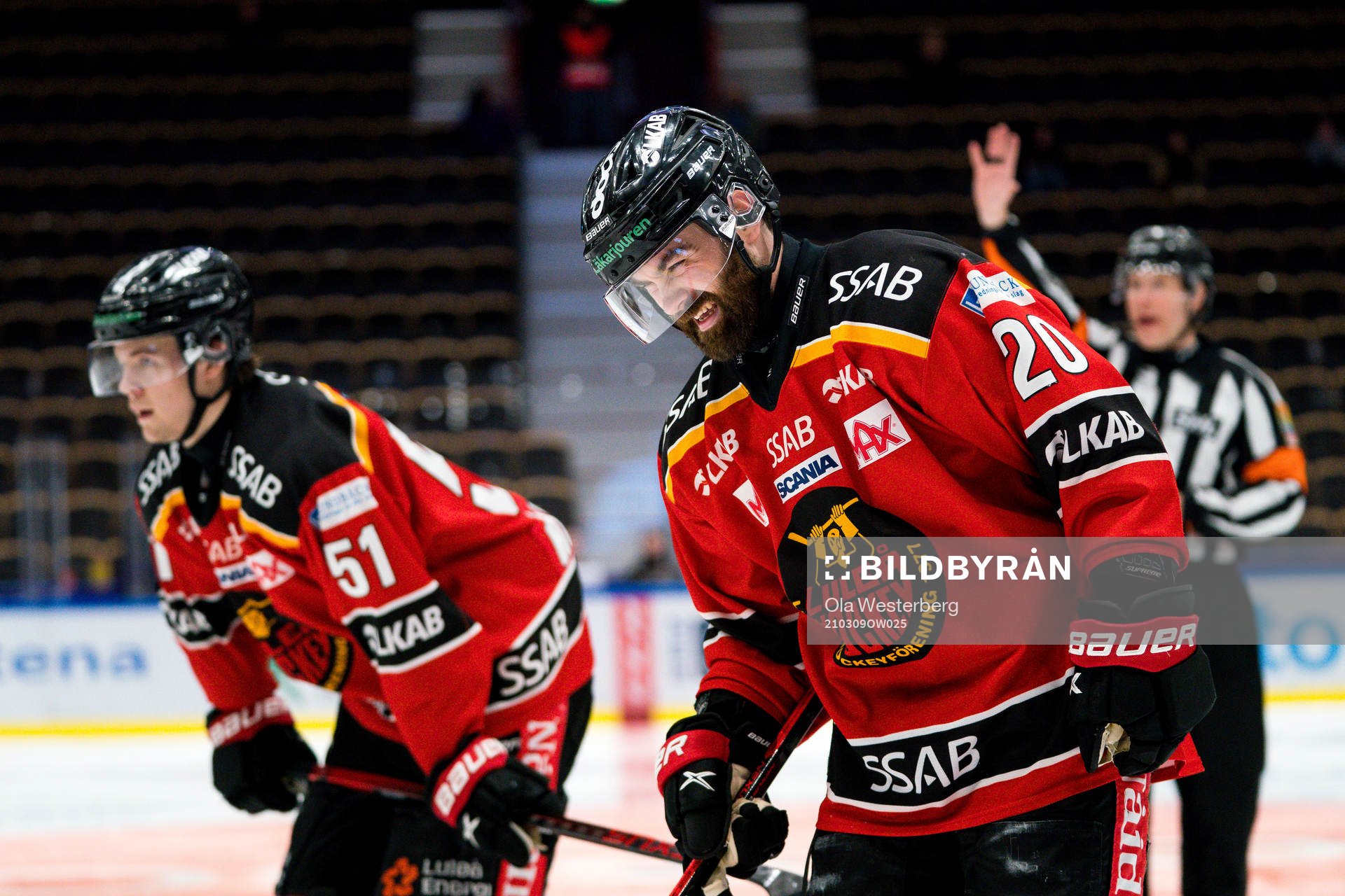 Luleås Jack Connolly grinar illa
