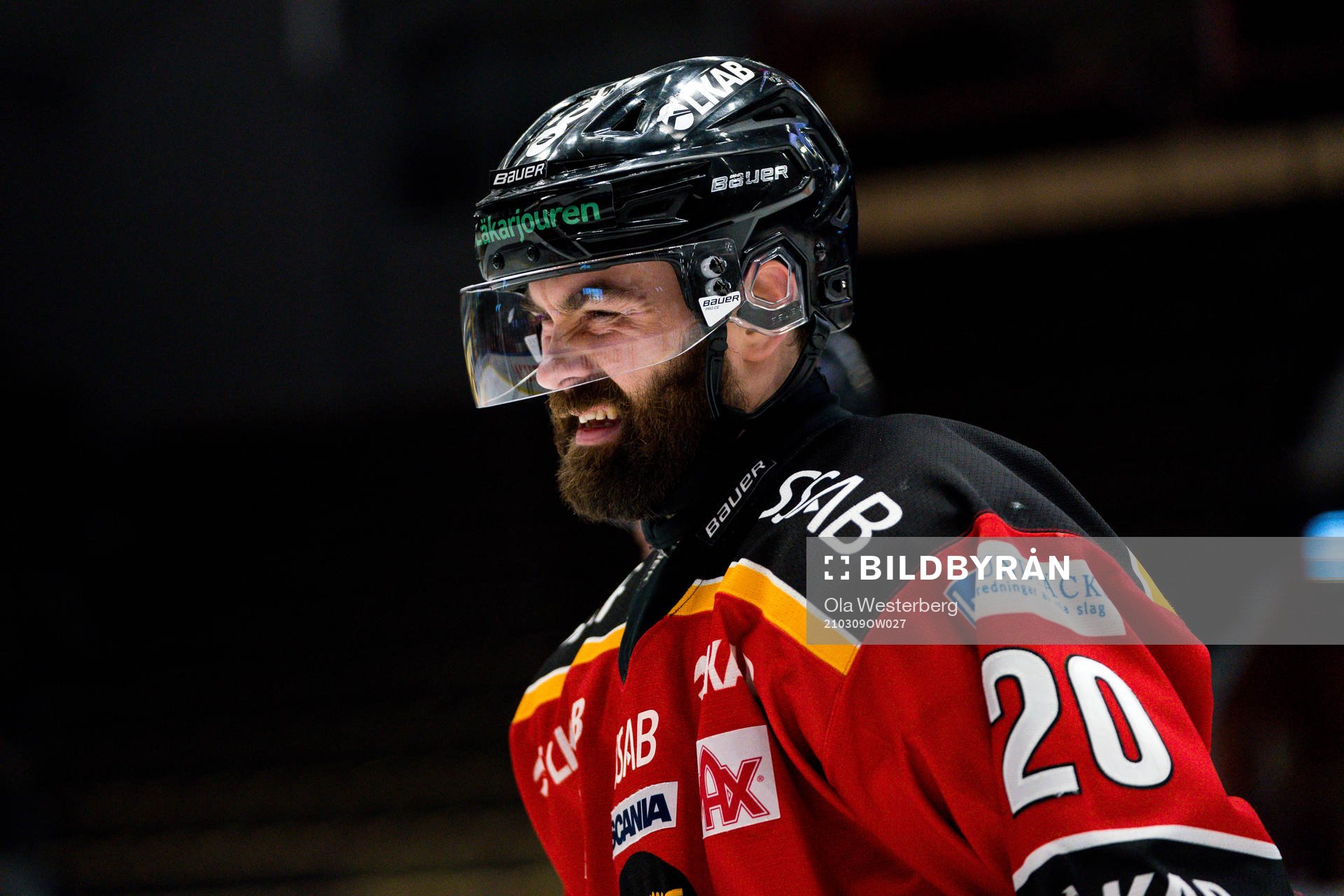 Luleås Jack Connolly grinar illa