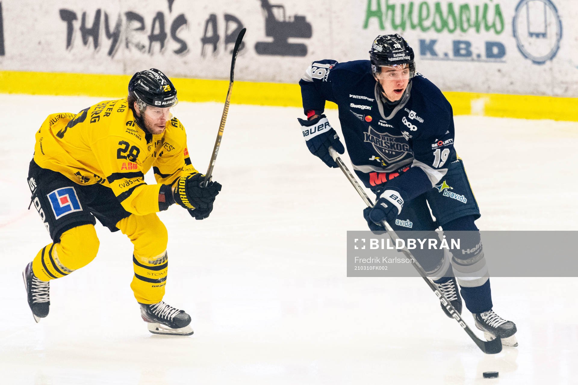 Västerås Lukas Zetterberg och Karlskogas Filip Roos
