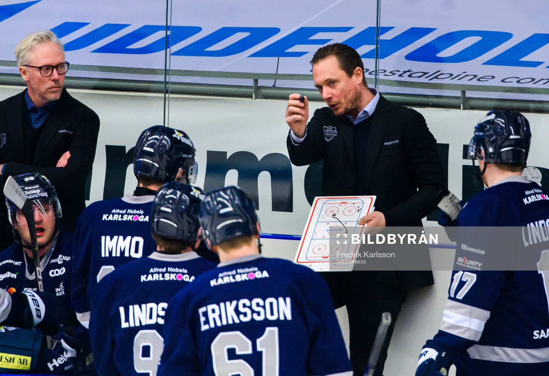 Karlskogas tränare Karl Helmersson