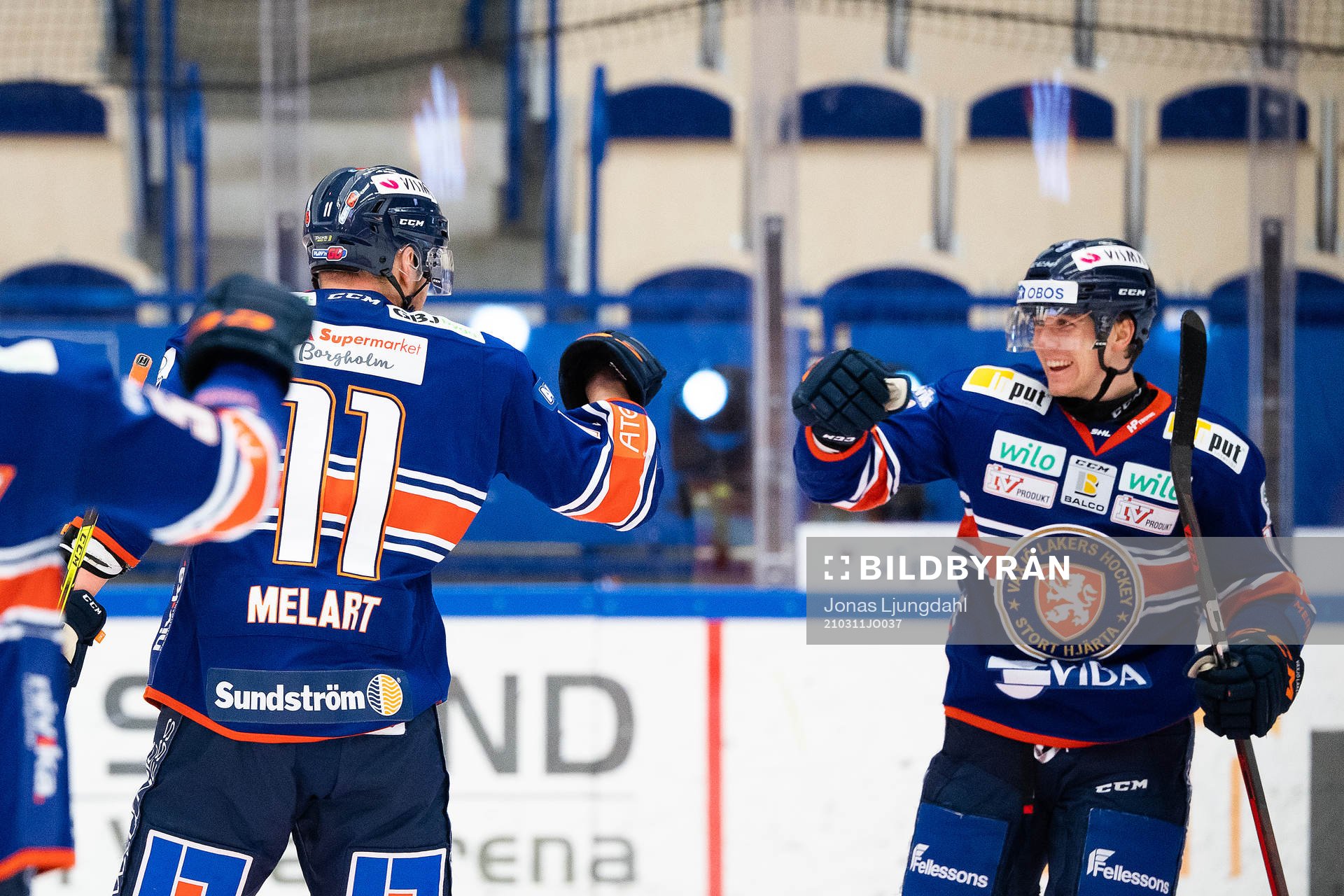 Växjös Ilari Melart och Jack Drury jublar