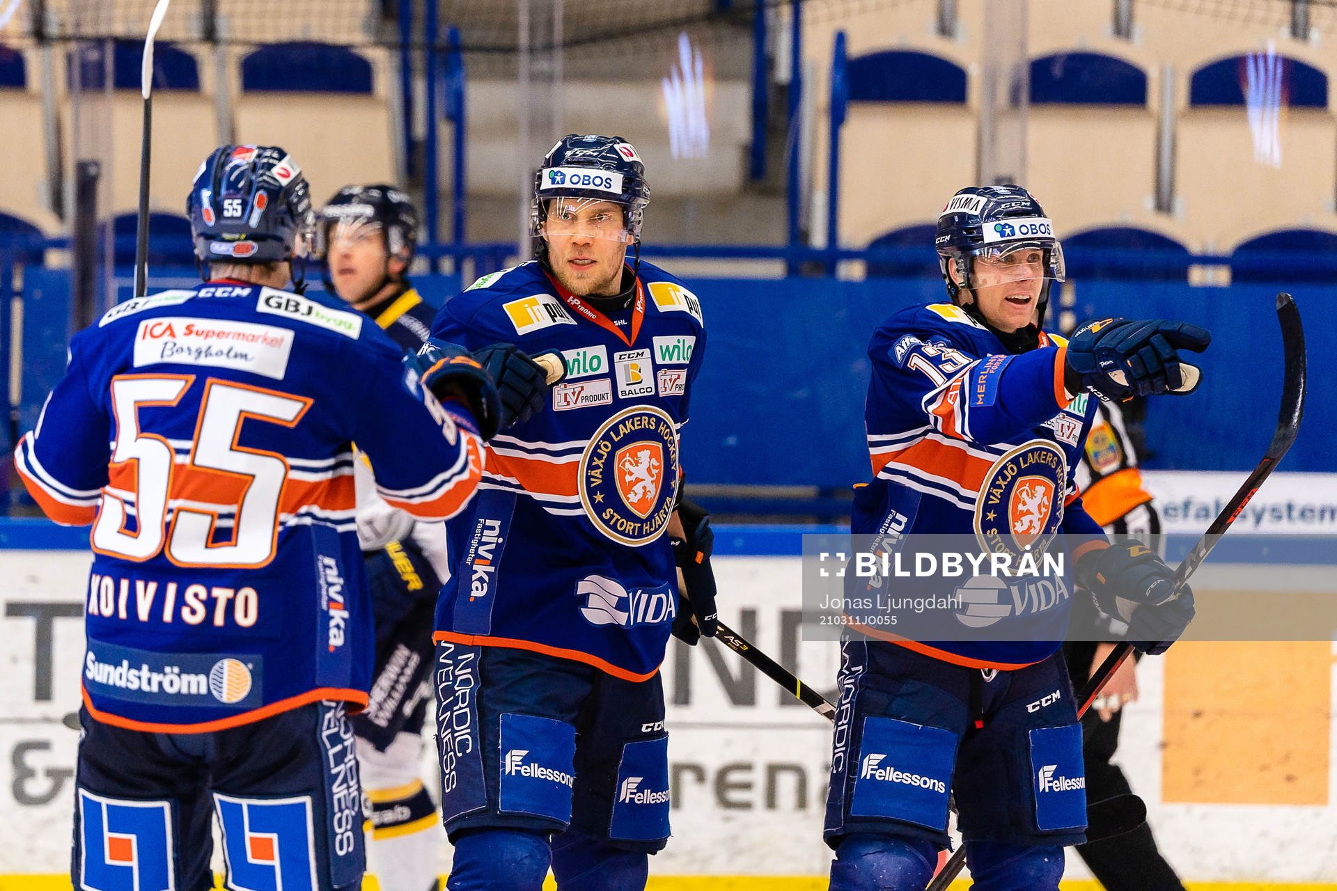 Växjös Ilari Melart och Jack Drury jublar
