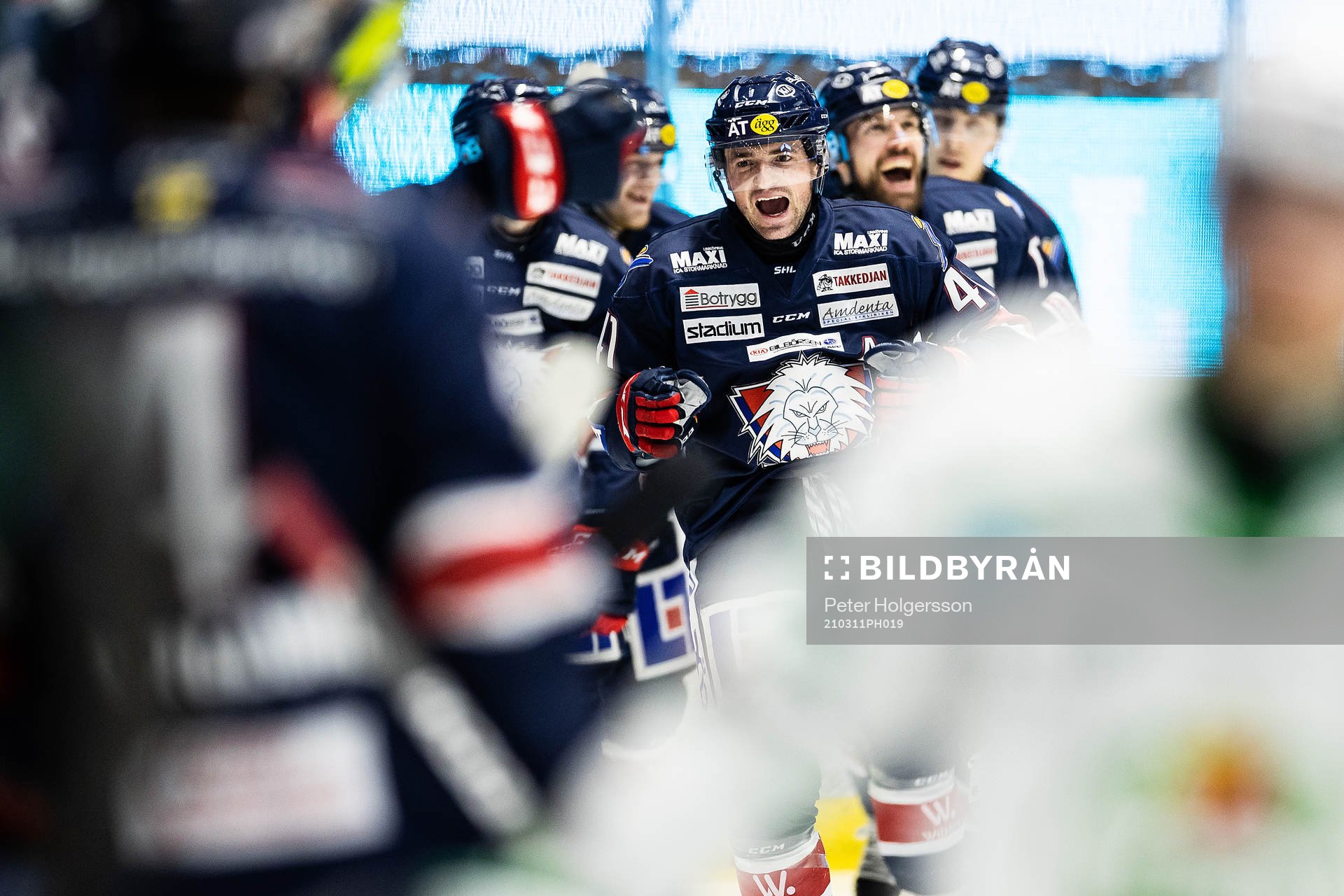 Linköpings Broc Little och Jonas Holös jublar