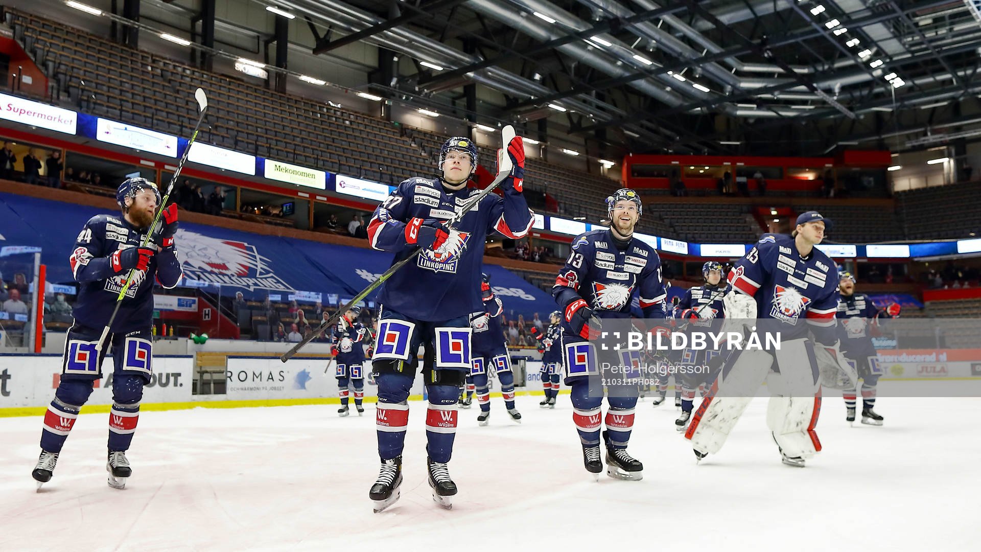 Linköpings spelare med Anton Karlsson och Andrew Gordon