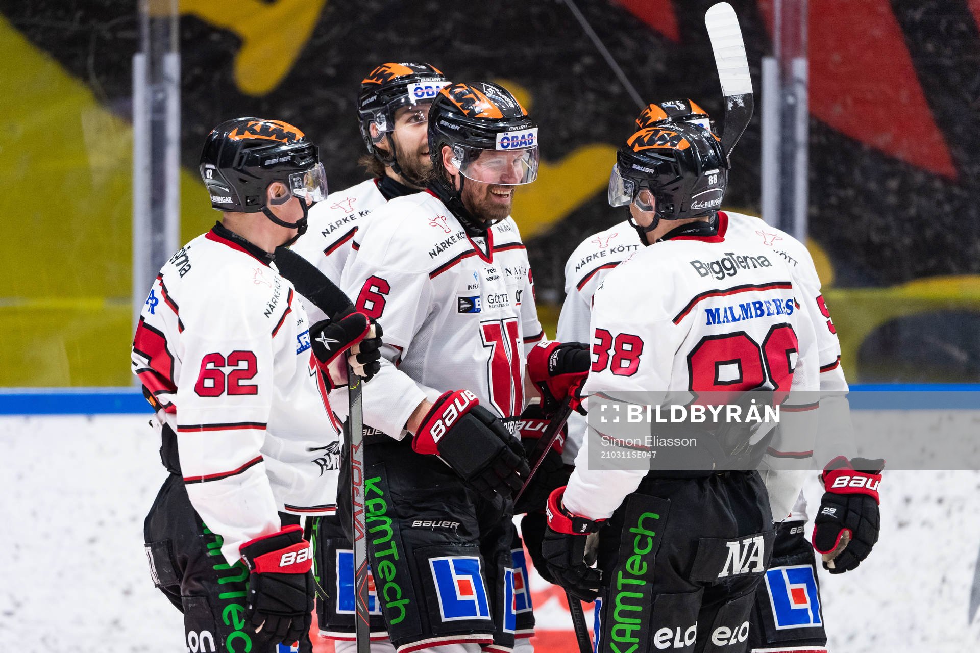 Örebros Stefan Warg  jublar