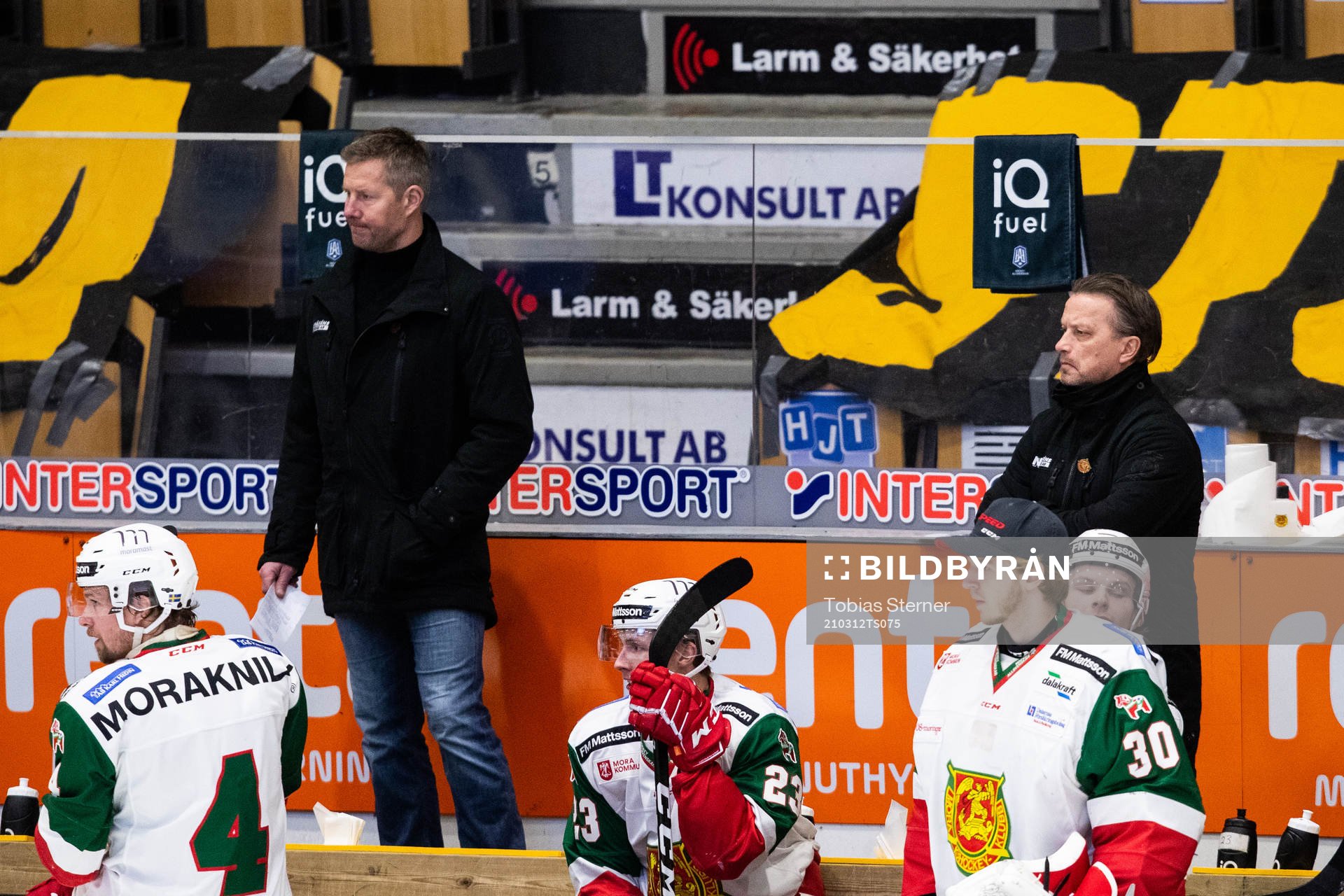 Moras tränare Johan Hedberg  och assisterande tränare