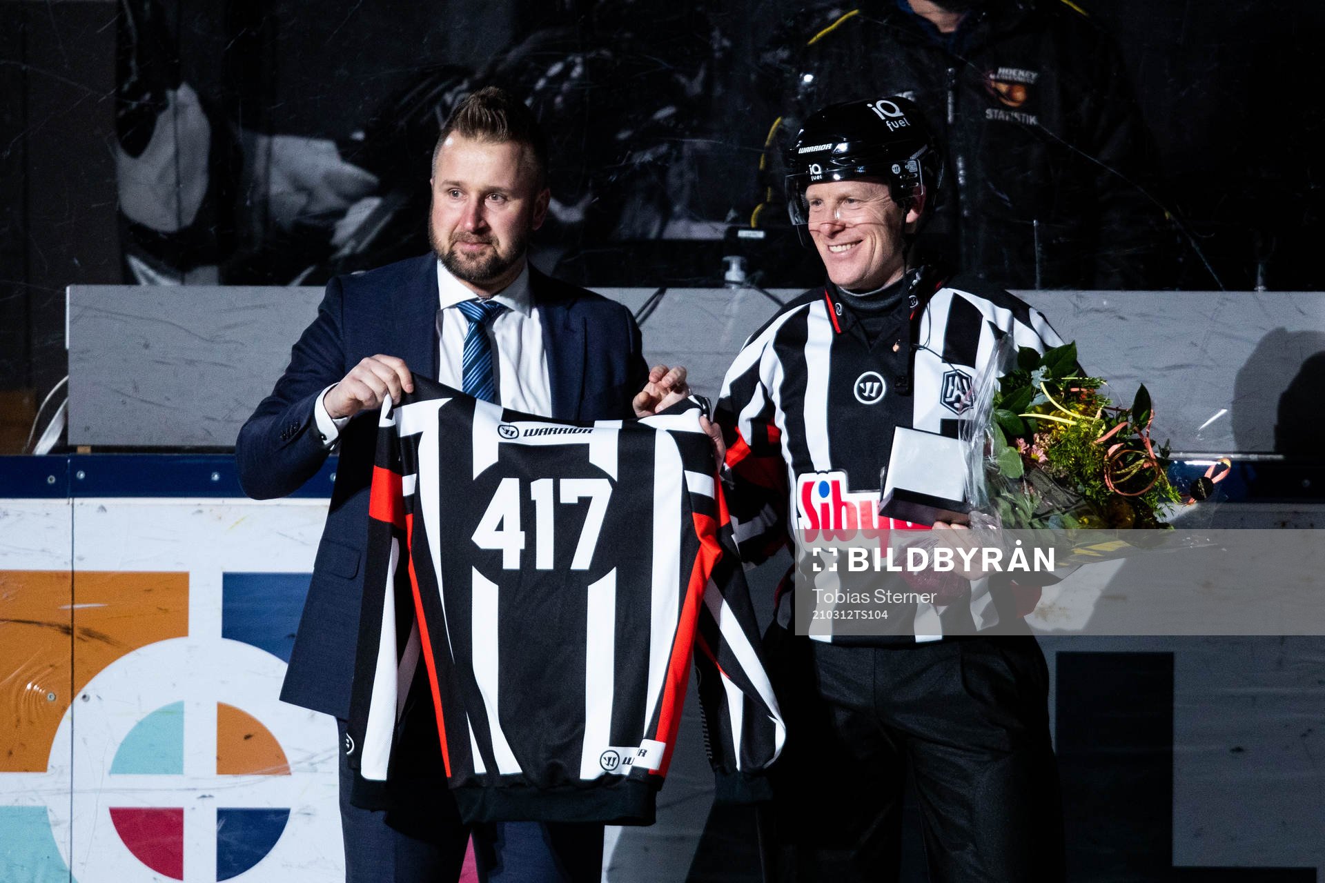 Domare Peter Lyth uppvaktas