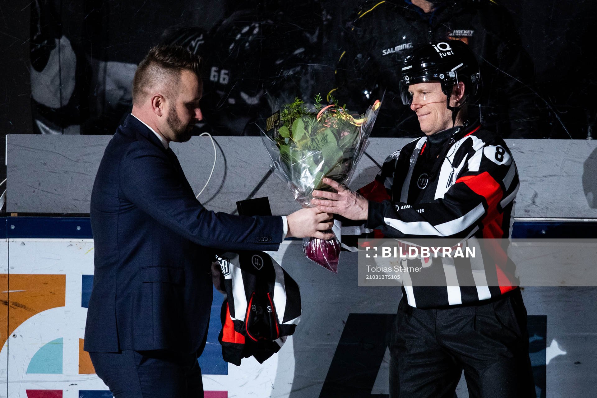 Domare Peter Lyth uppvaktas