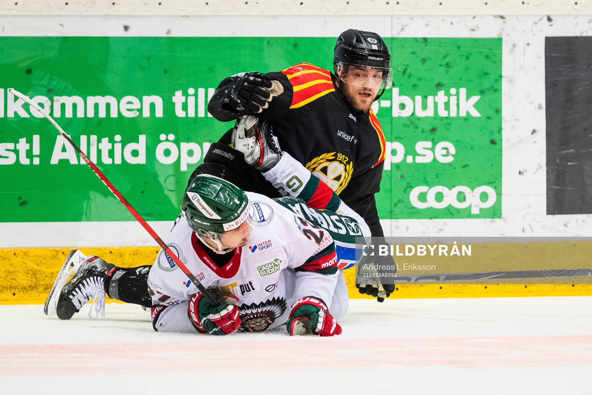 Brynäs Jadeon Descheneau och Frölundas Linus Nässén