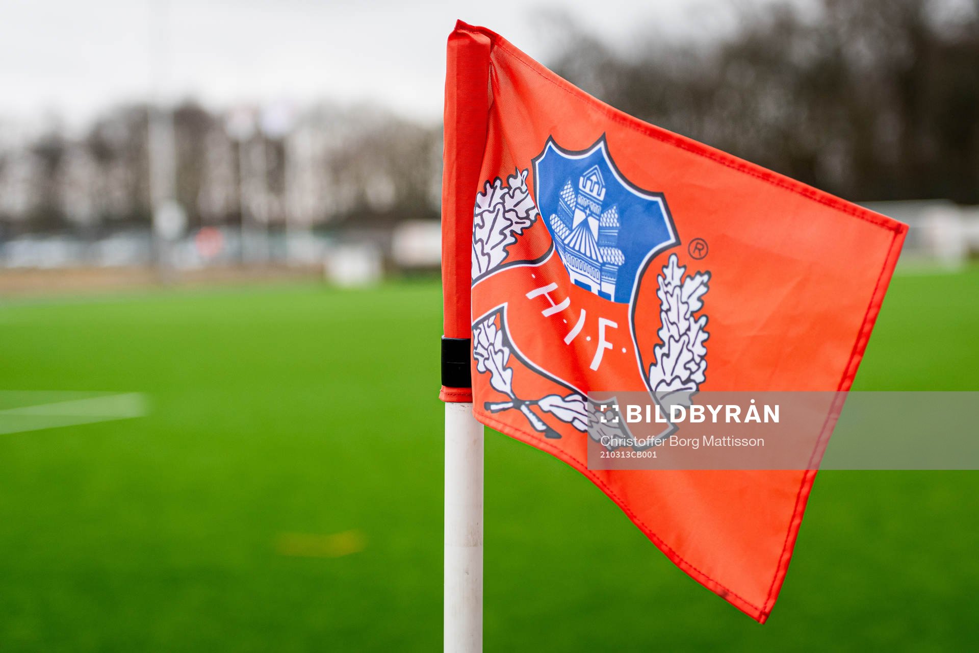 Hörnflagga vid fotbollsplanen