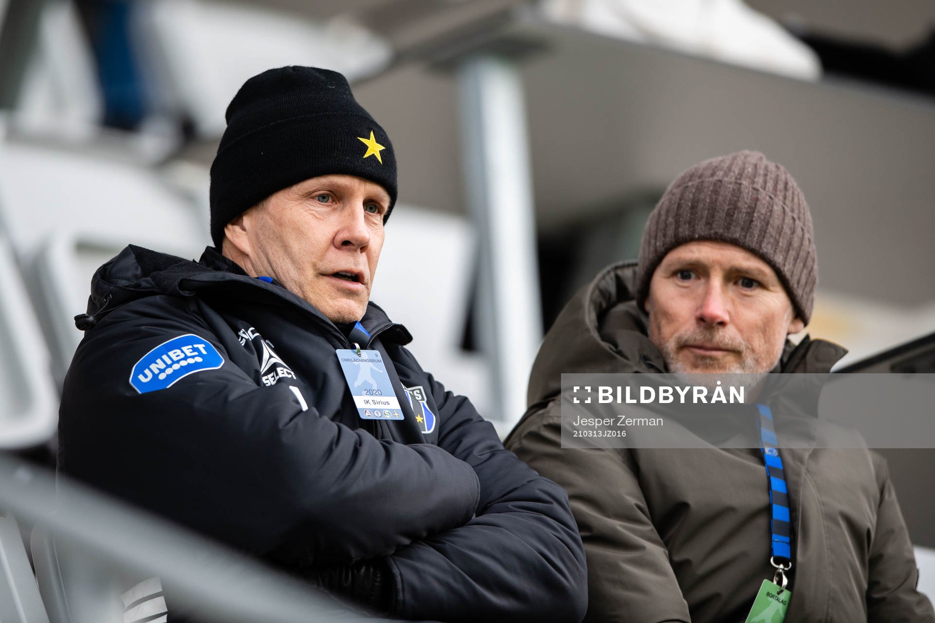 Sirius Sportchef Ola Andersson på läktaren
