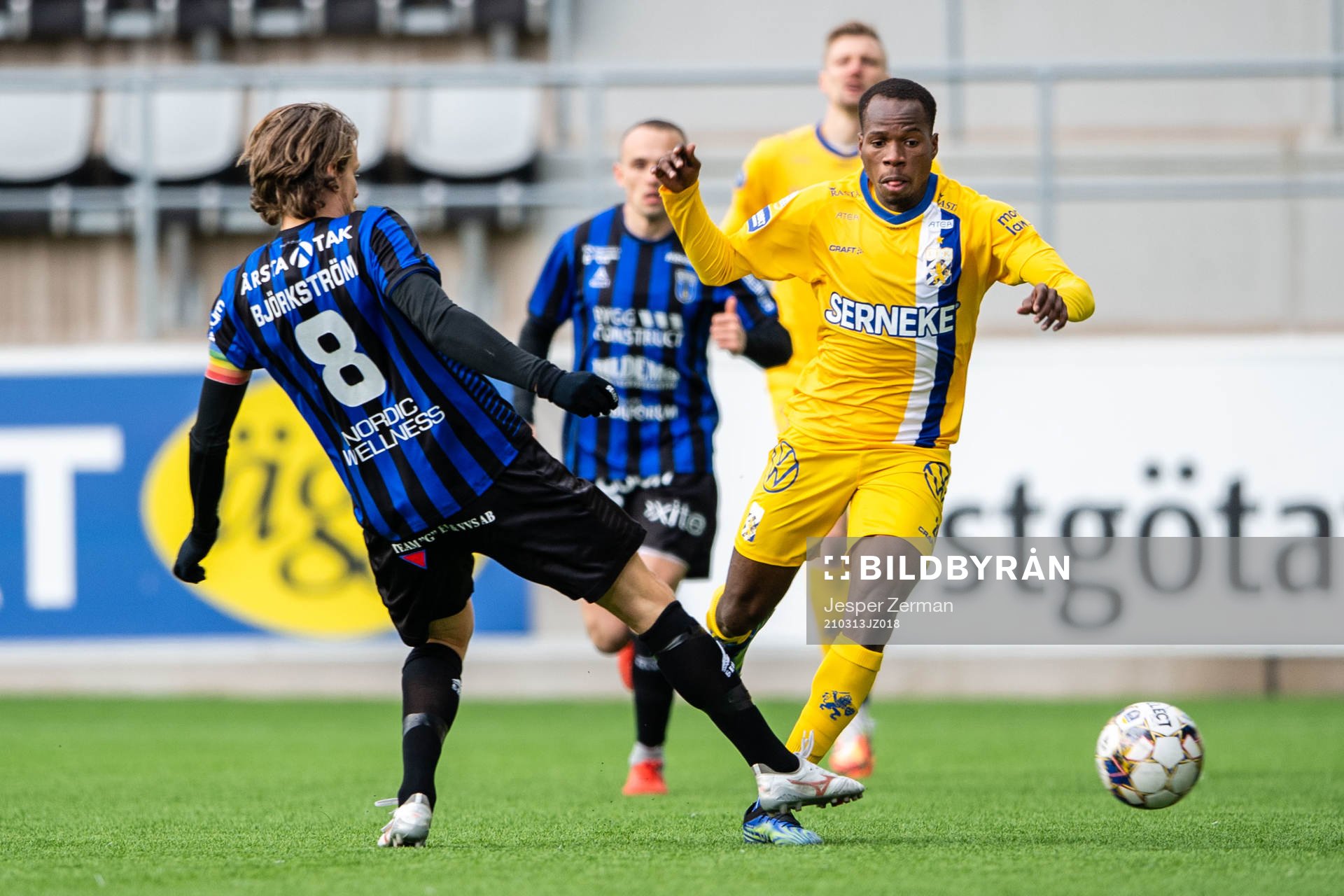 Sirius Tim Björkström och IFK Göteborgs Alhassan Yusuf