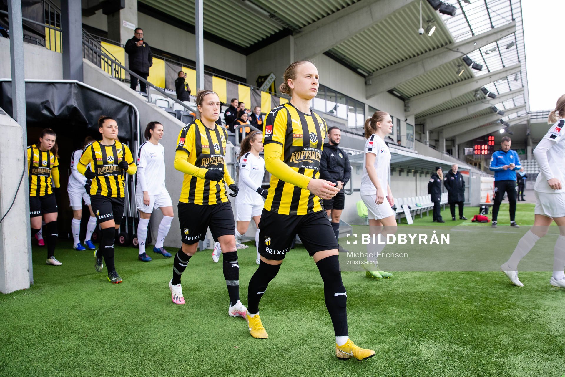 Häckens Filippa Curmark innan fotbollsmatchen i Svenska