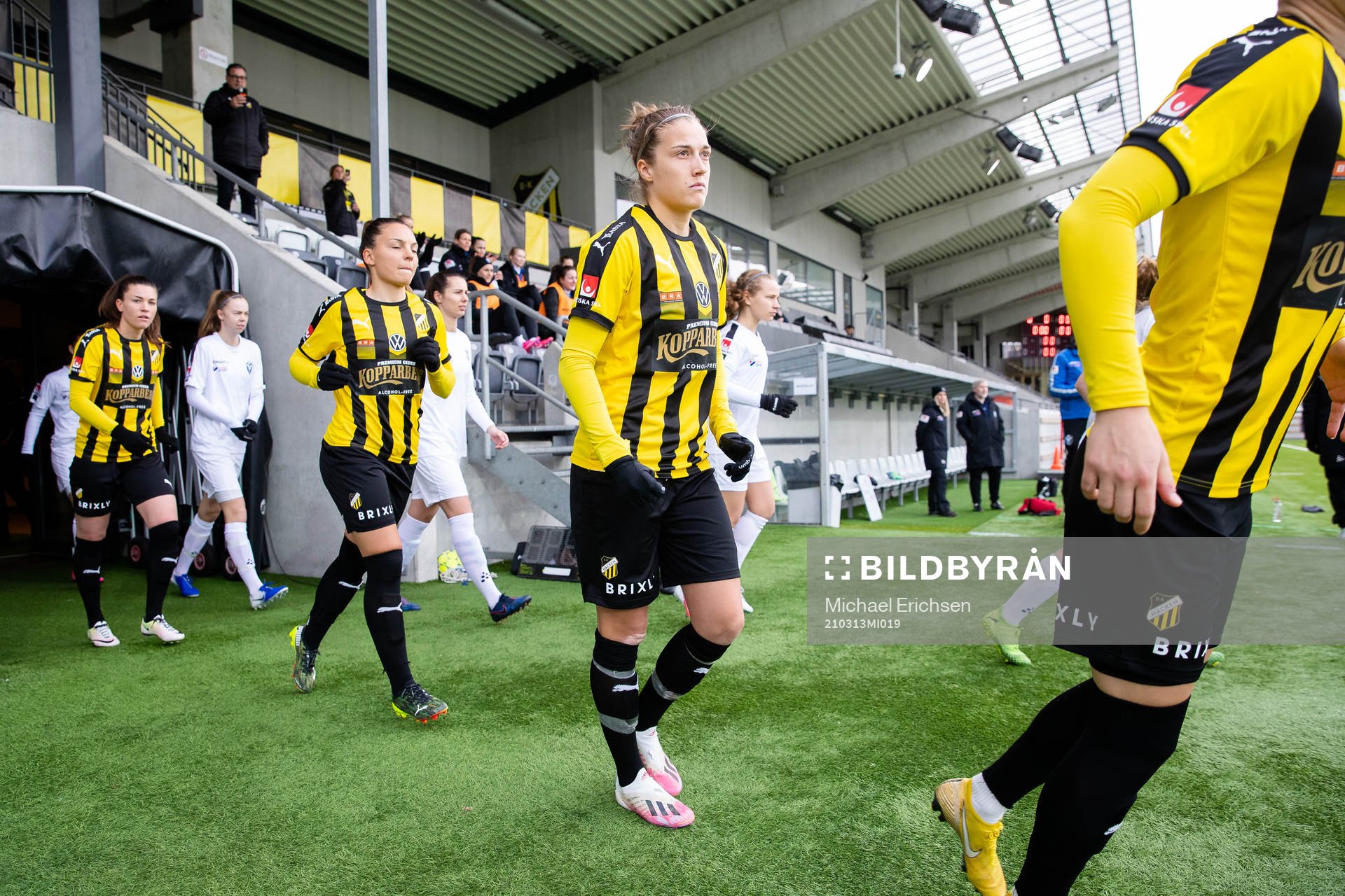 Häckens Filippa Angeldahl innan fotbollsmatchen i Svenska