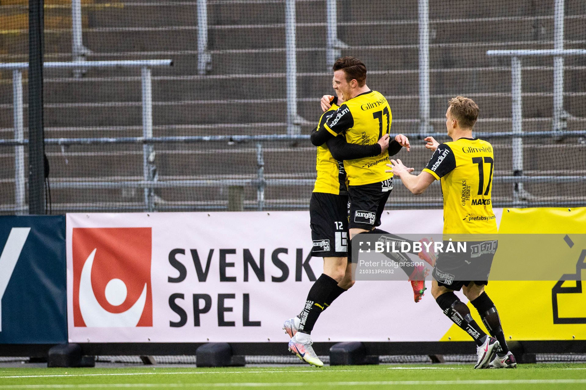Häckens spelare jublar