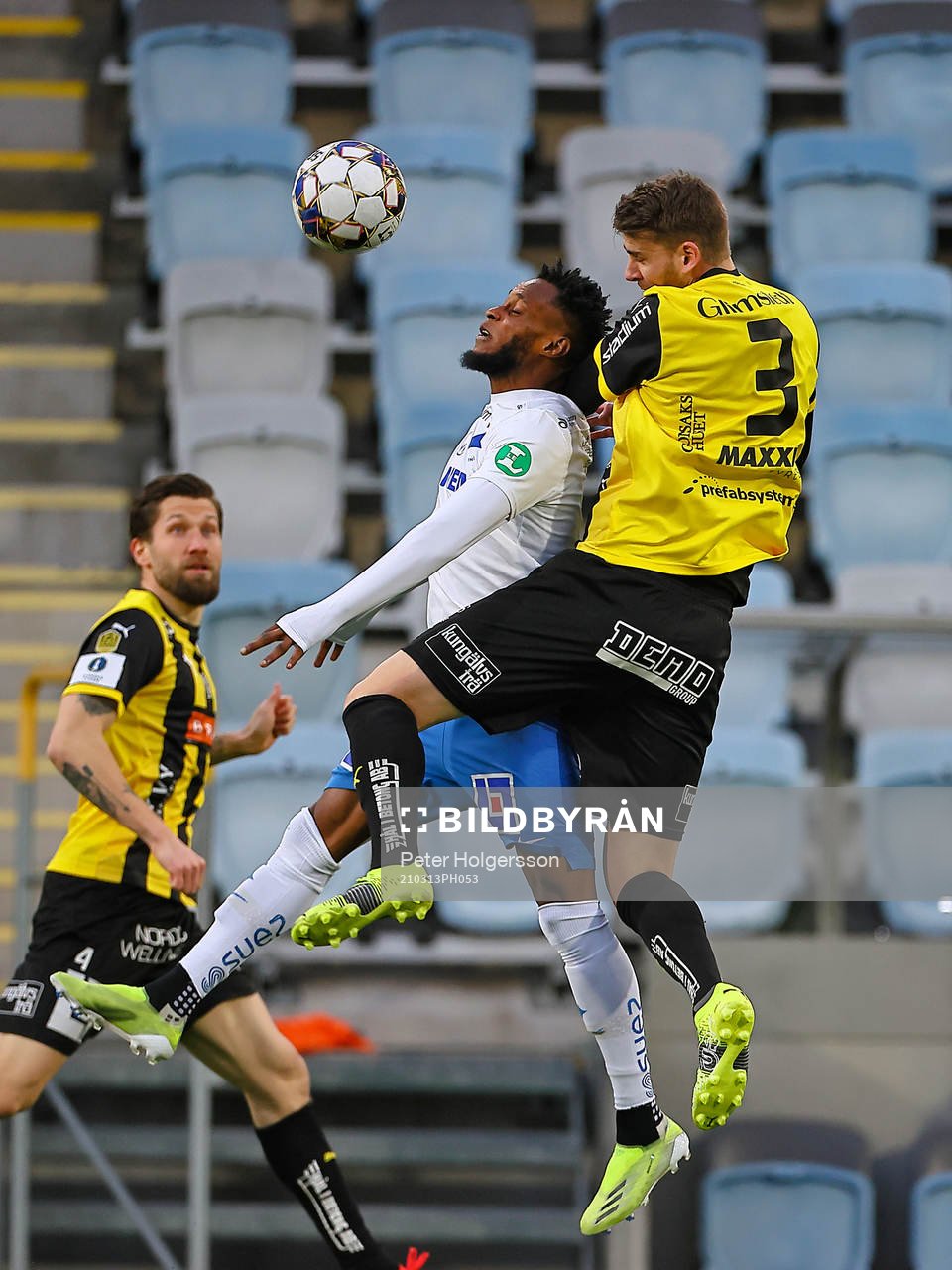 IFK Norrköpings Samuel Adegbenro och Häckens Johan Hammar
