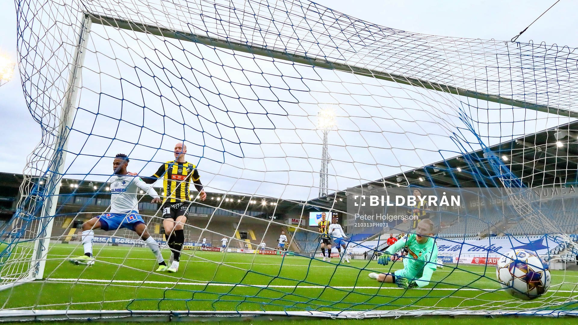 Mål 1-0 av IFK Norrköpings Samuel Adegbenro förbi