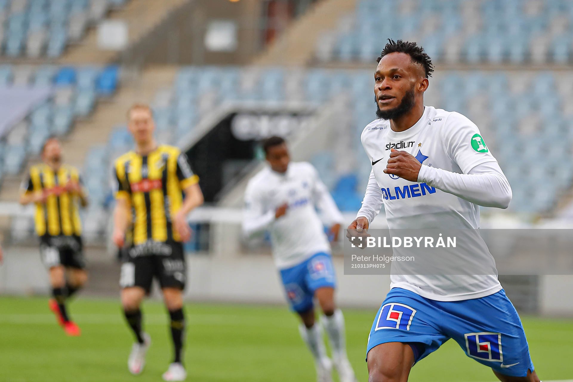 IFK Norrköpings Samuel Adegbenro jublar