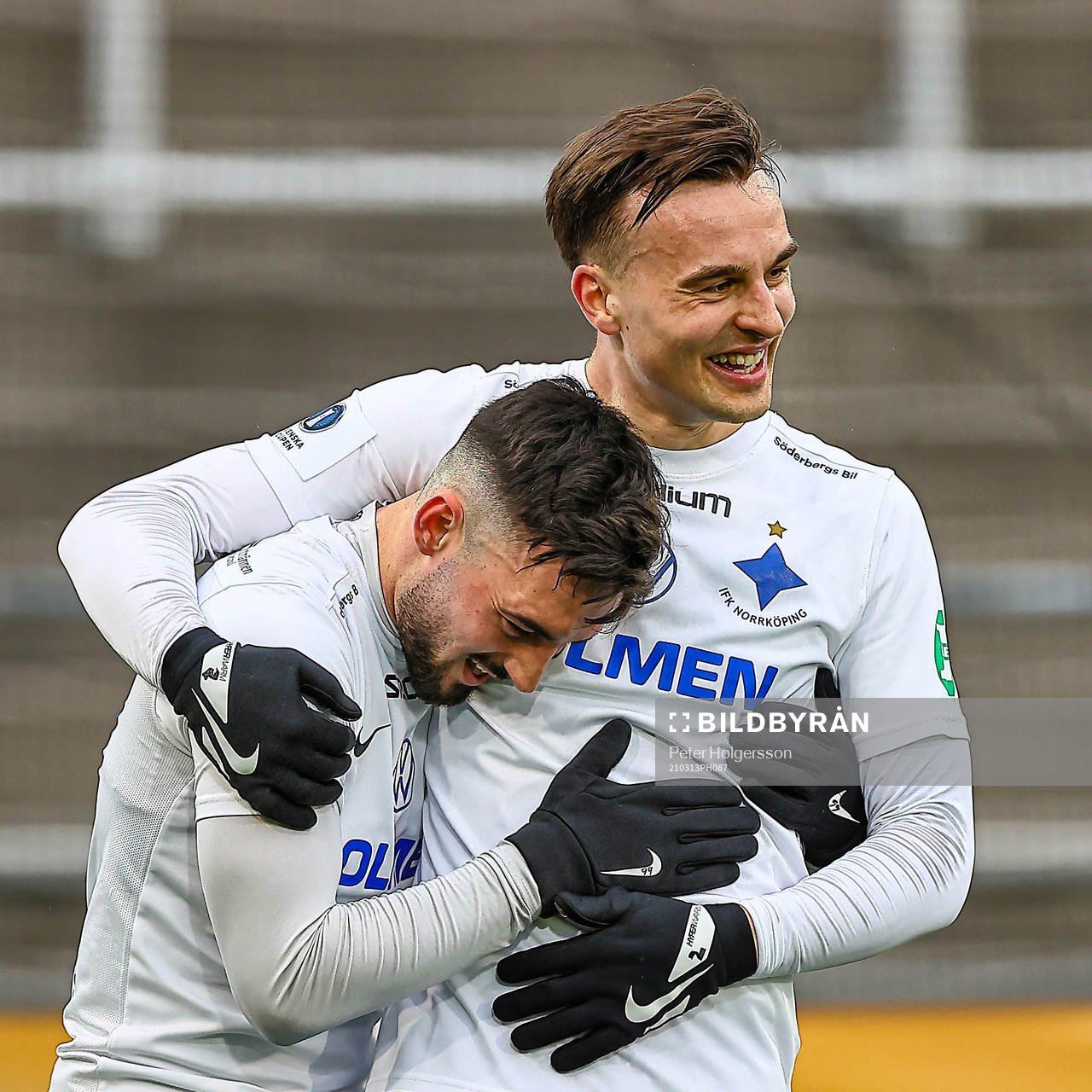 IFK Norrköpings Sead Haksabanovic och Henrik Castegren jublar efter mål 2-1 under fotbollsmatchen i Svenska Cupen mellan IFK Norrköping och Häcken den 13 mars 2021 i Norrköping.