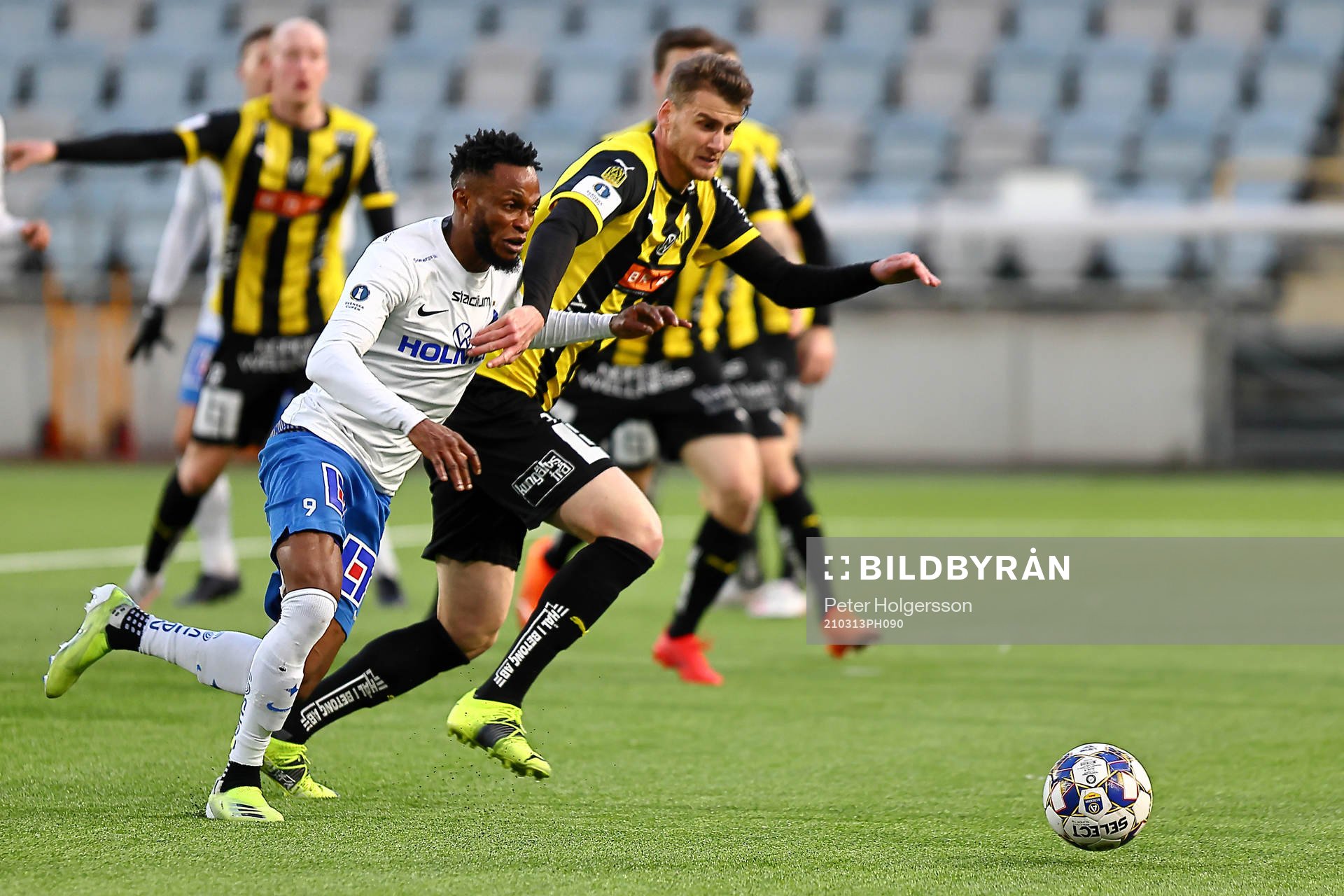 IFK Norrköpings Samuel Adegbenro och Häckens Johan Hammar