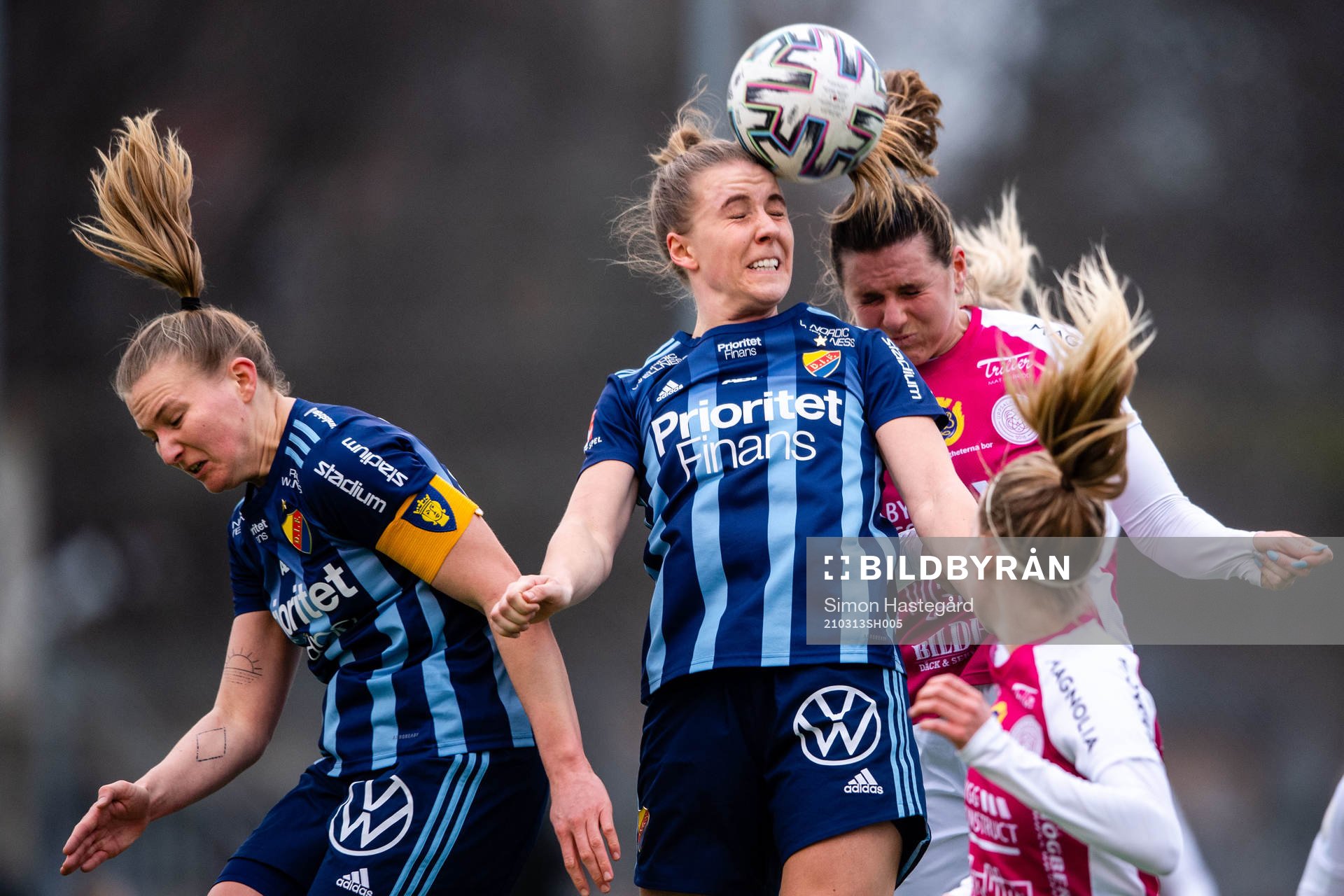 Djurgårdens Rachel Bloznalis och Gudrun Arnadottir